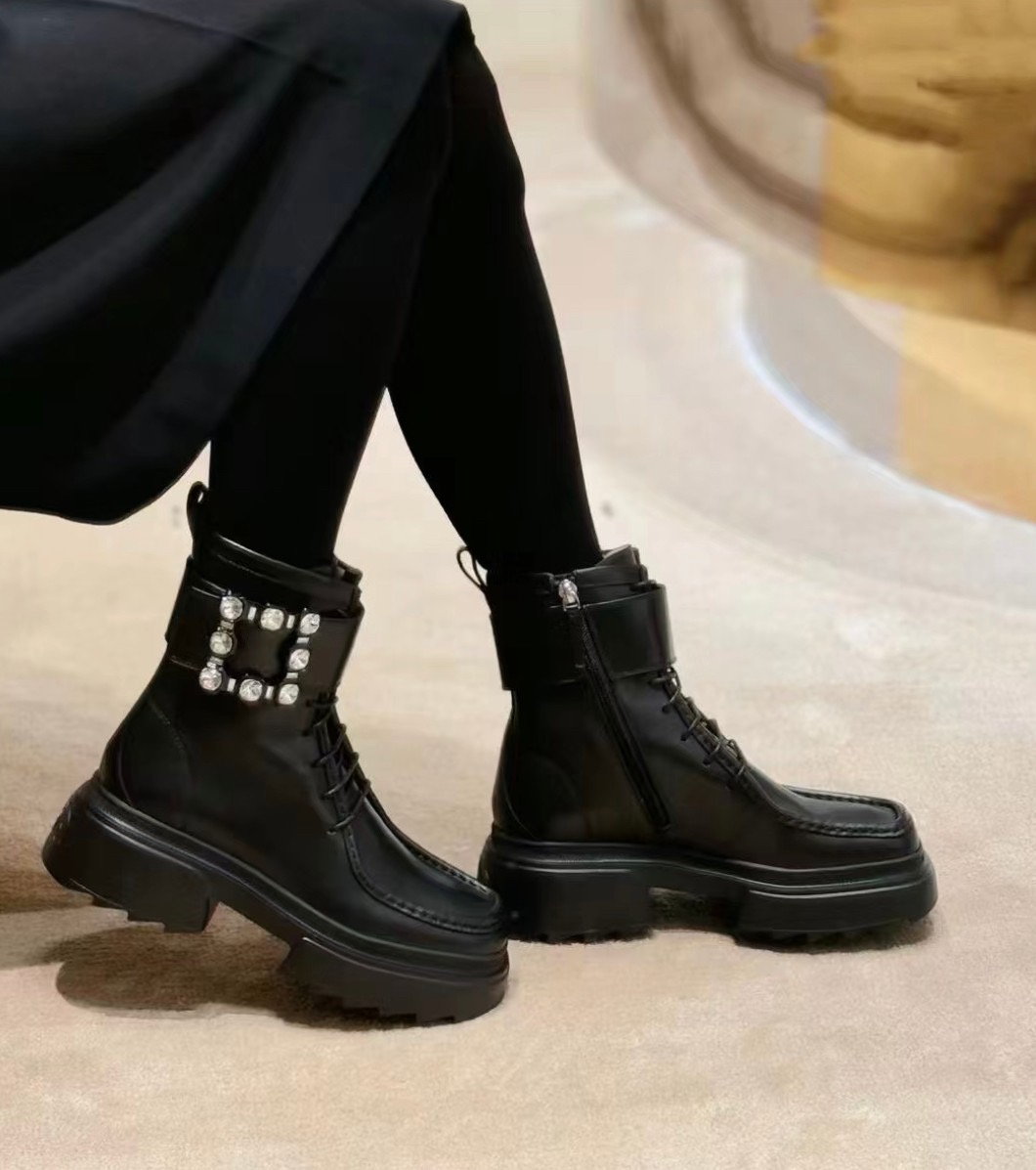 Roger Vivier 로저 비비에 Roger Vivier 로저 비비에 벨트 버클 플랫폼 앵클부츠 5