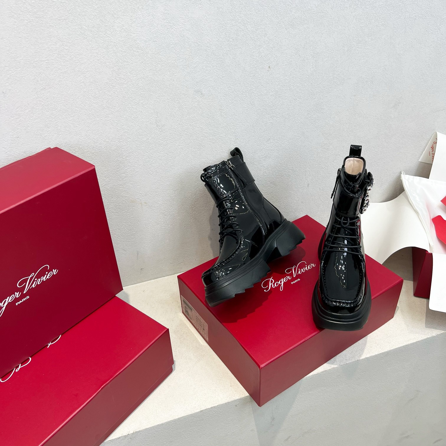 Roger Vivier 로저 비비에 Roger Vivier 로저 비비에 벨트 버클 플랫폼 앵클부츠 12