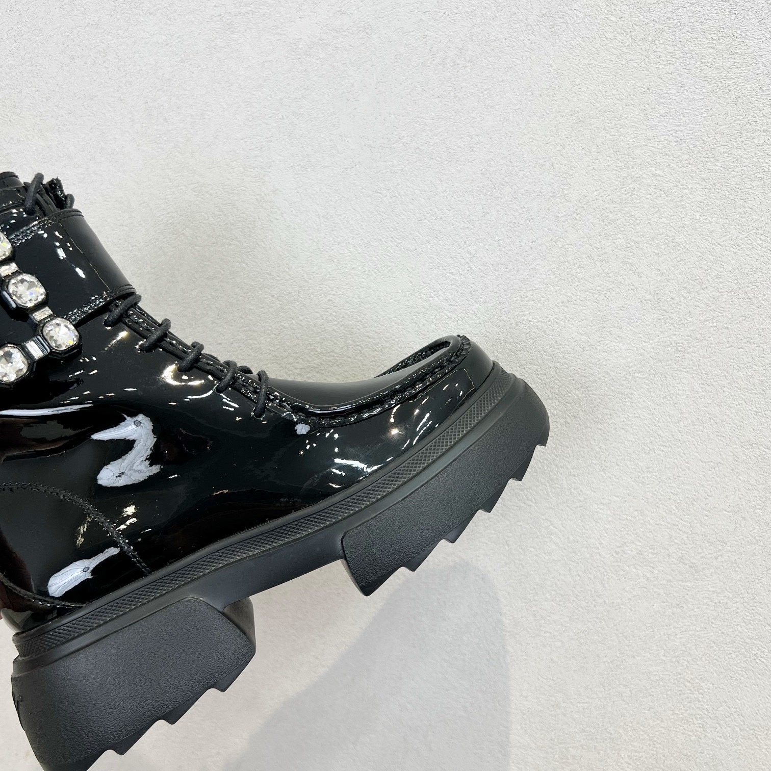 Roger Vivier 로저 비비에 Roger Vivier 로저 비비에 벨트 버클 플랫폼 앵클부츠 14