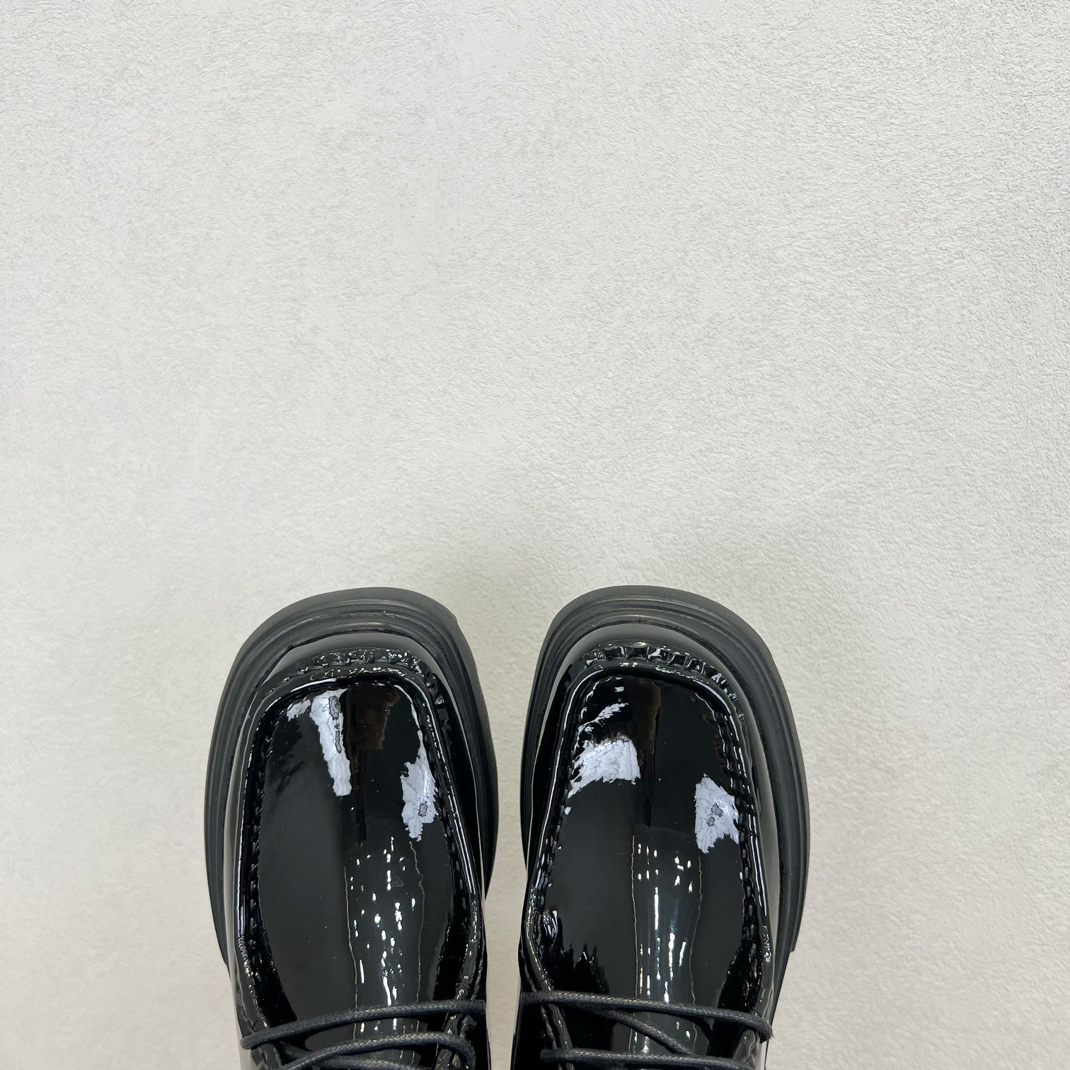 Roger Vivier 로저 비비에 Roger Vivier 로저 비비에 벨트 버클 플랫폼 앵클부츠 15