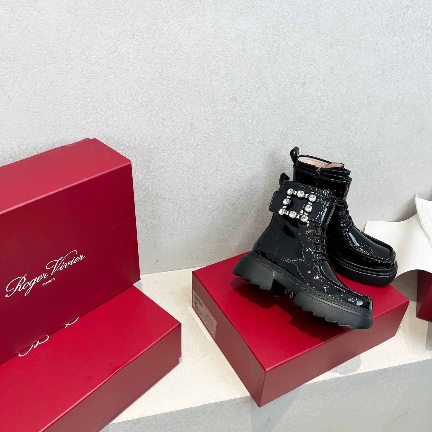 Roger Vivier 로저 비비에 Roger Vivier 로저 비비에 벨트 버클 플랫폼 앵클부츠 16