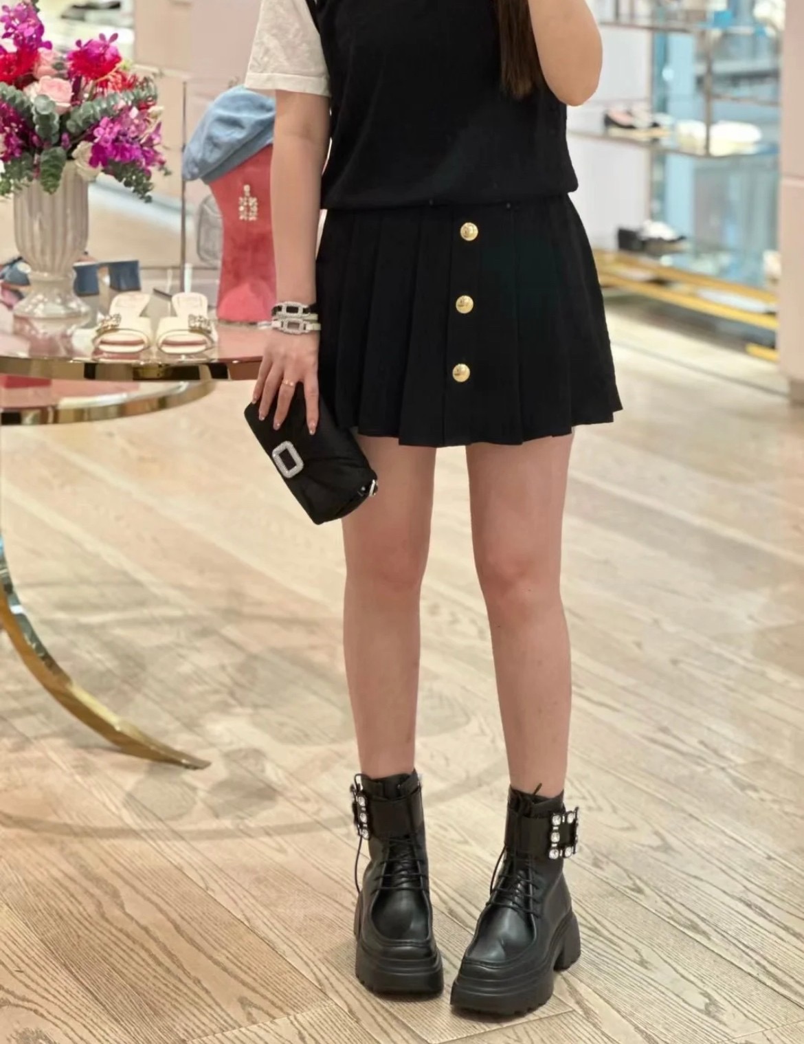 Roger Vivier 로저 비비에 Roger Vivier 로저 비비에 벨트 버클 플랫폼 앵클부츠 2