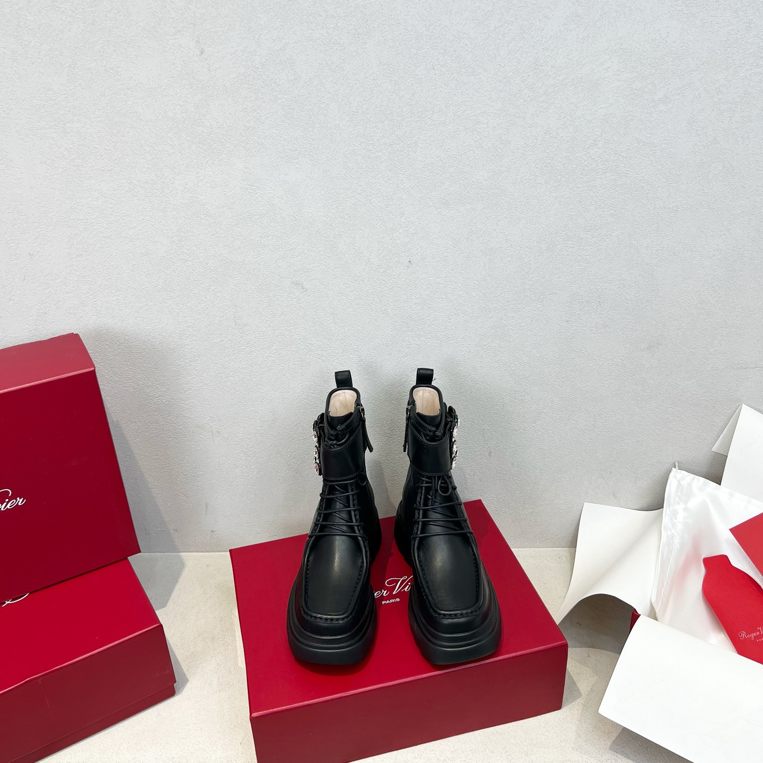 Roger Vivier 로저 비비에 Roger Vivier 로저 비비에 벨트 버클 플랫폼 앵클부츠 11