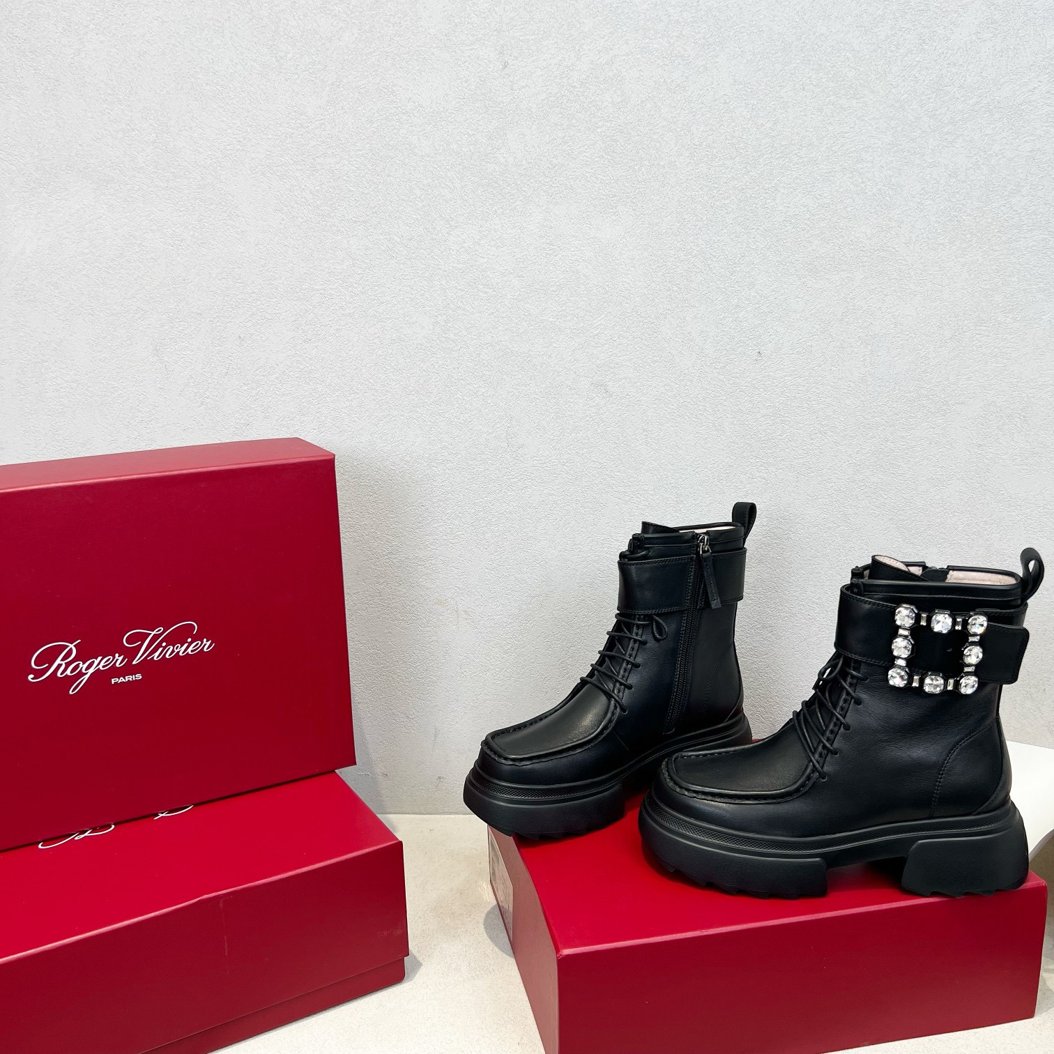 Roger Vivier 로저 비비에 Roger Vivier 로저 비비에 벨트 버클 플랫폼 앵클부츠 16