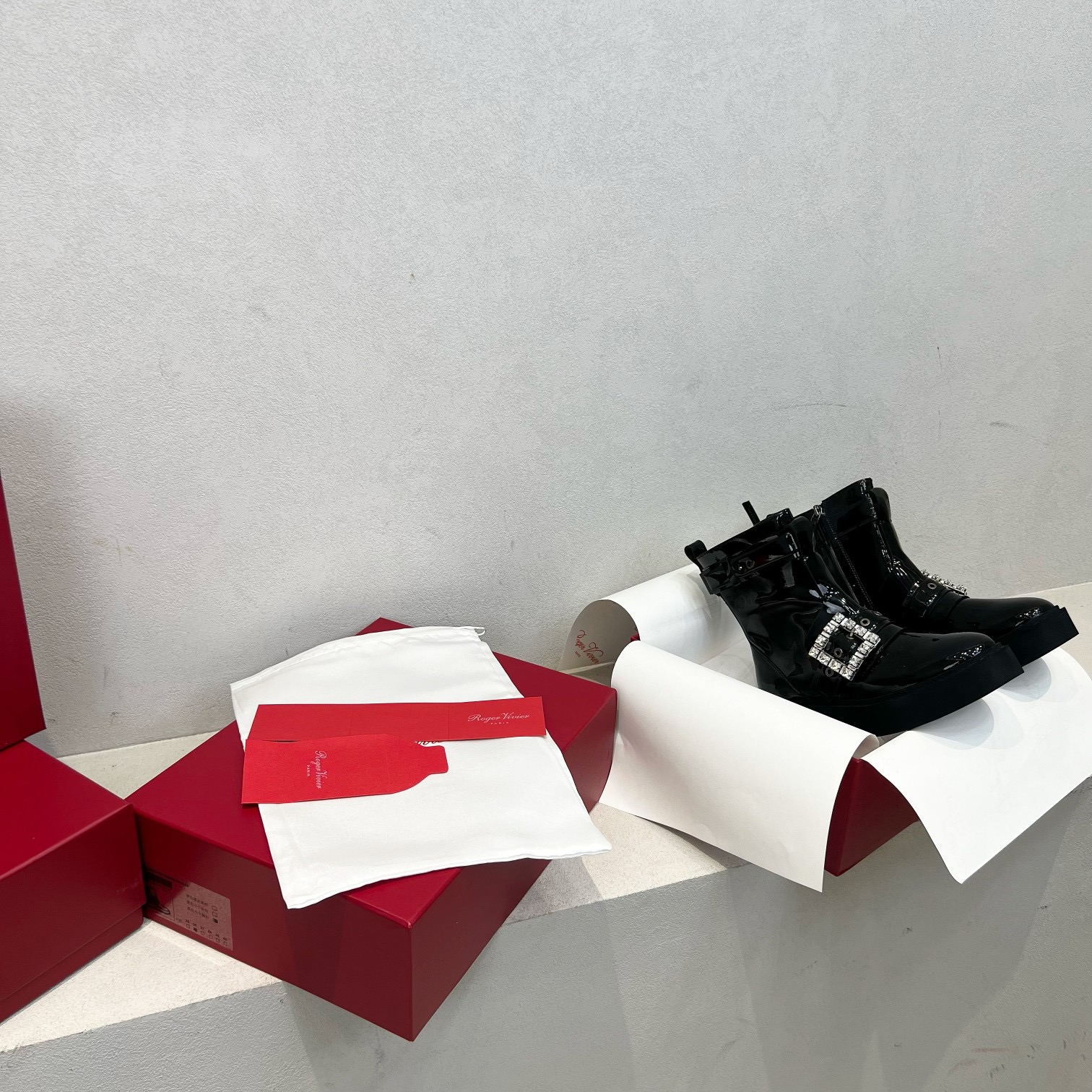 Roger Vivier 로저 비비에 Roger Vivier 로저 비비에 메탈 버클 레더 앵클 부츠 7