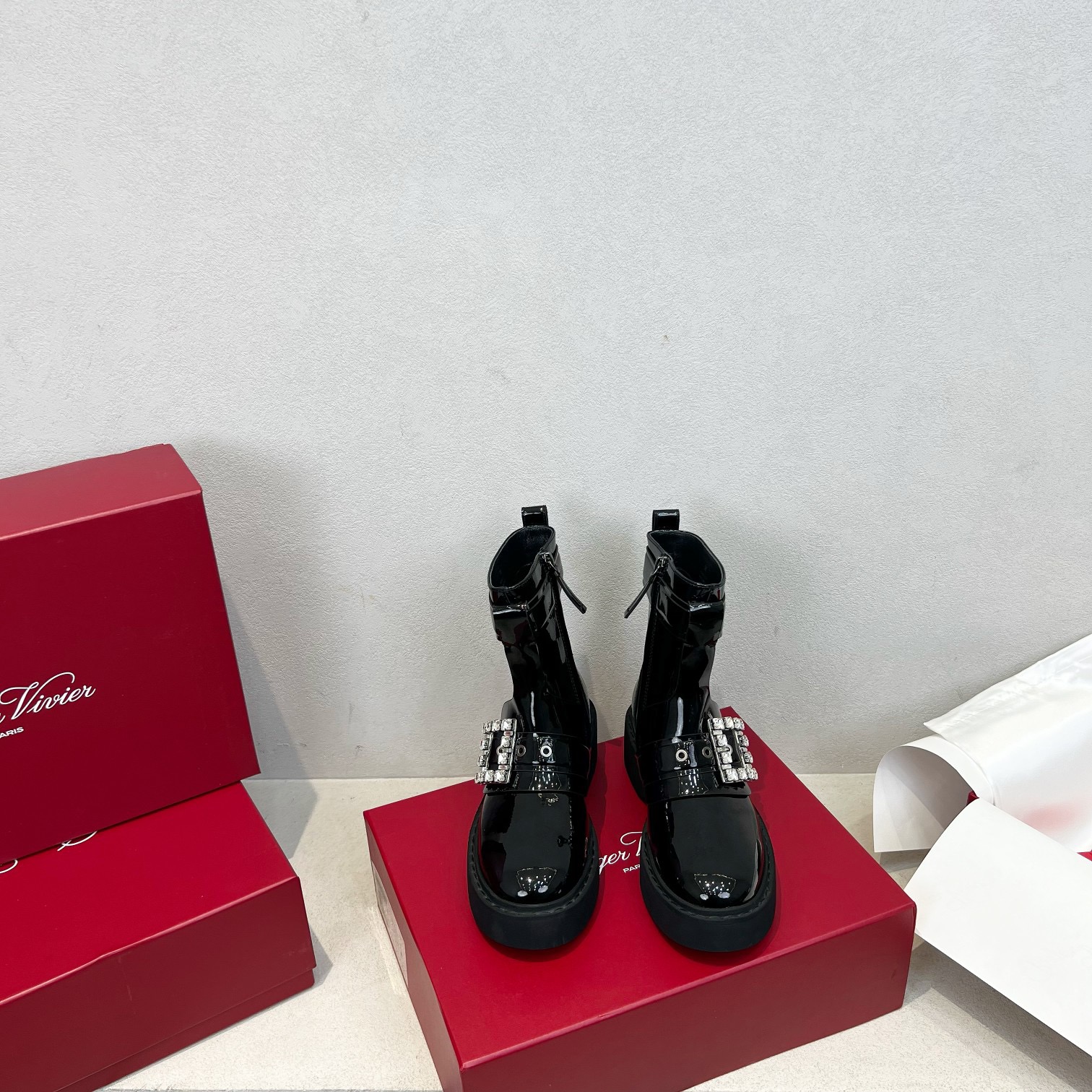 Roger Vivier 로저 비비에 Roger Vivier 로저 비비에 메탈 버클 레더 앵클 부츠 8