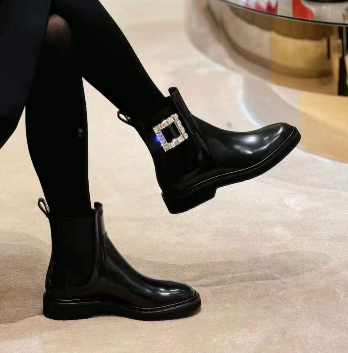 Roger Vivier 로저 비비에 Roger Vivier 로저 비비에 벨크리스탈 첼시 앵클부츠 5