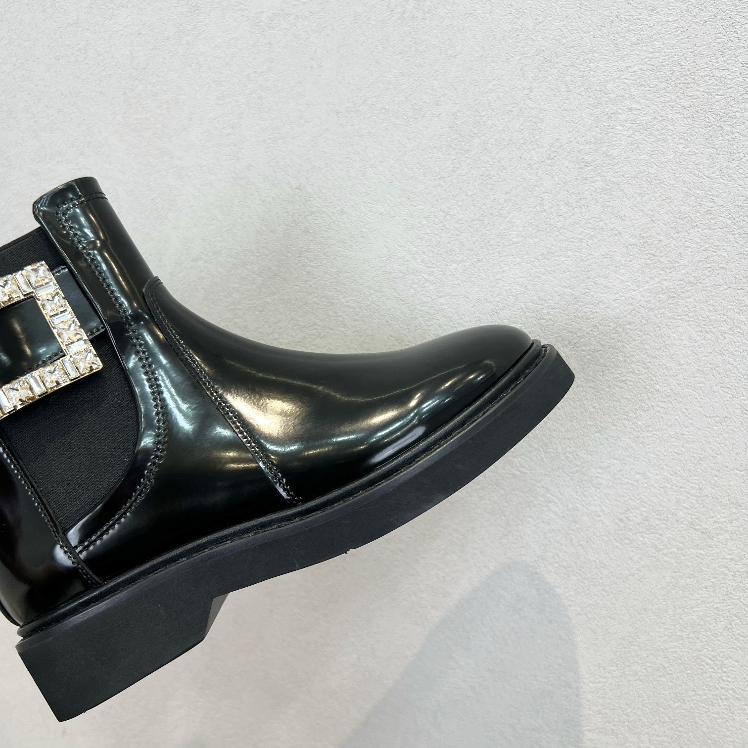 Roger Vivier 로저 비비에 Roger Vivier 로저 비비에 벨크리스탈 첼시 앵클부츠 10