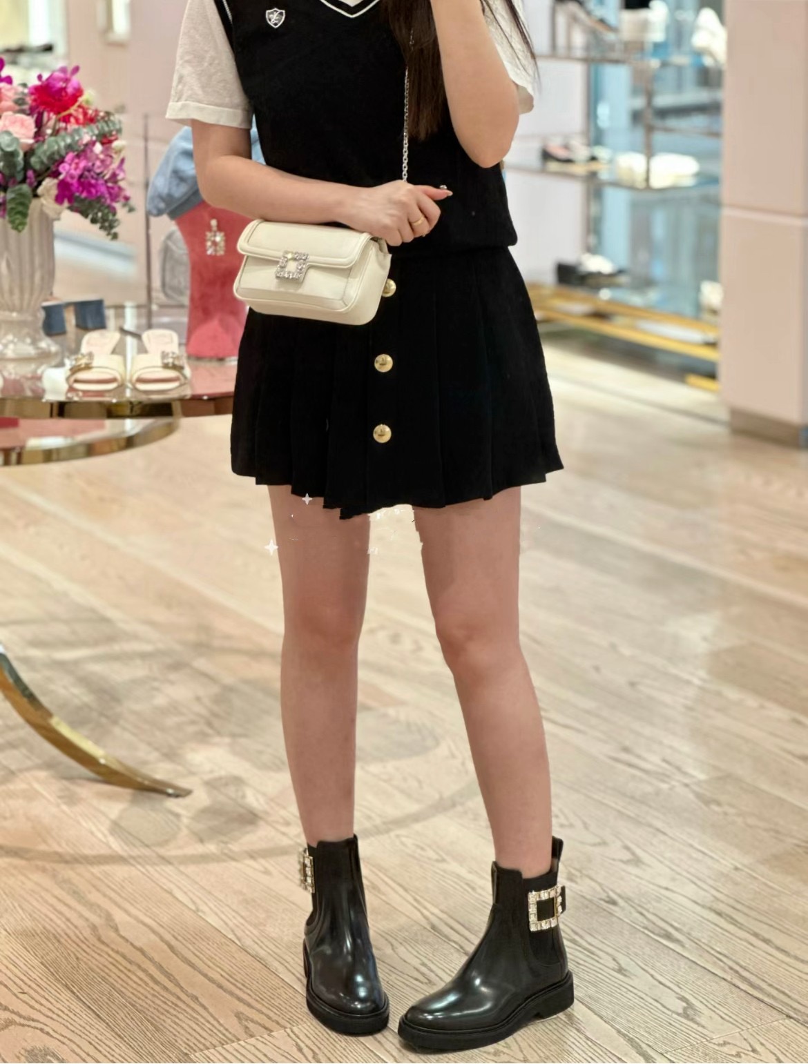 Roger Vivier 로저 비비에 Roger Vivier 로저 비비에 벨크리스탈 첼시 앵클부츠 6