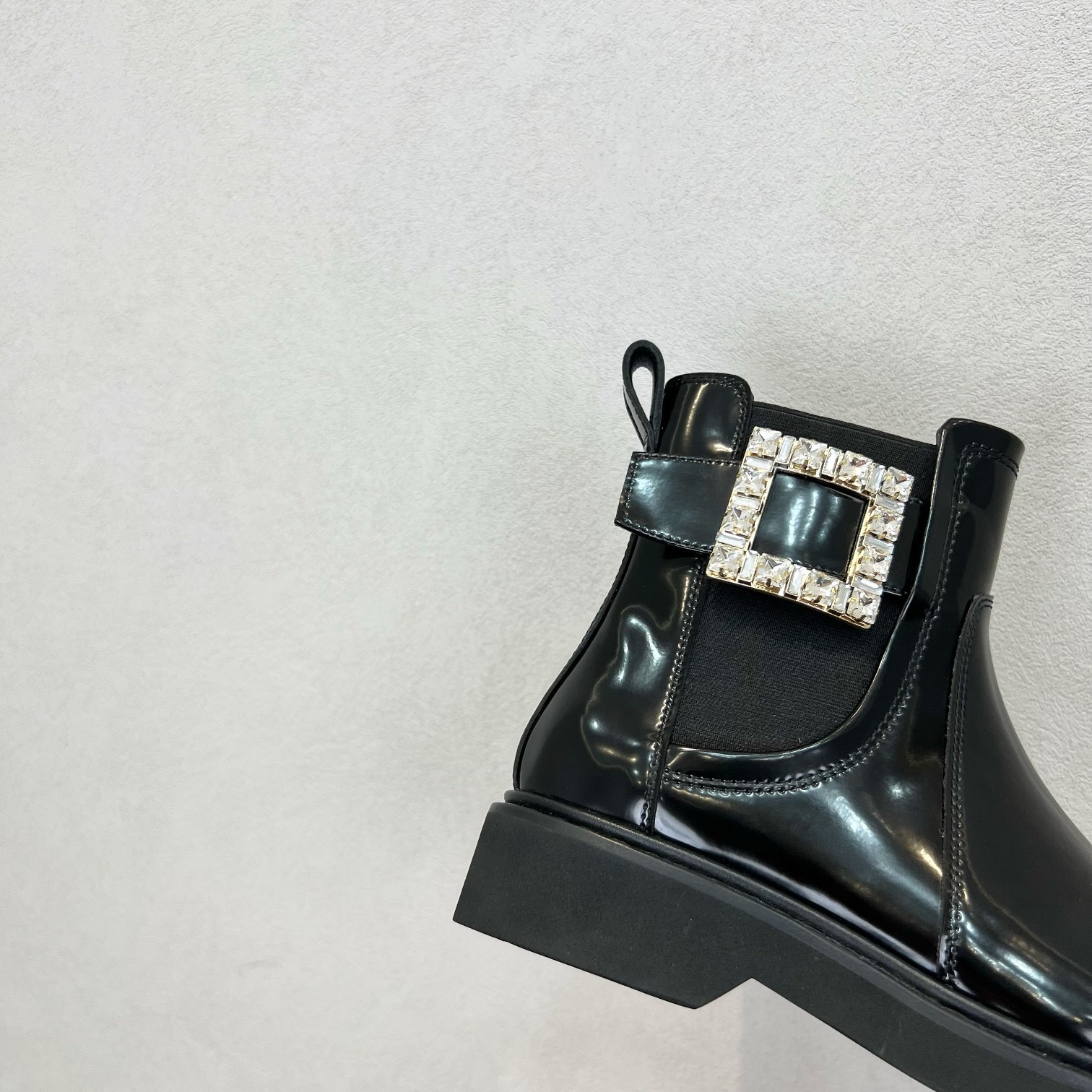 Roger Vivier 로저 비비에 Roger Vivier 로저 비비에 벨크리스탈 첼시 앵클부츠 7