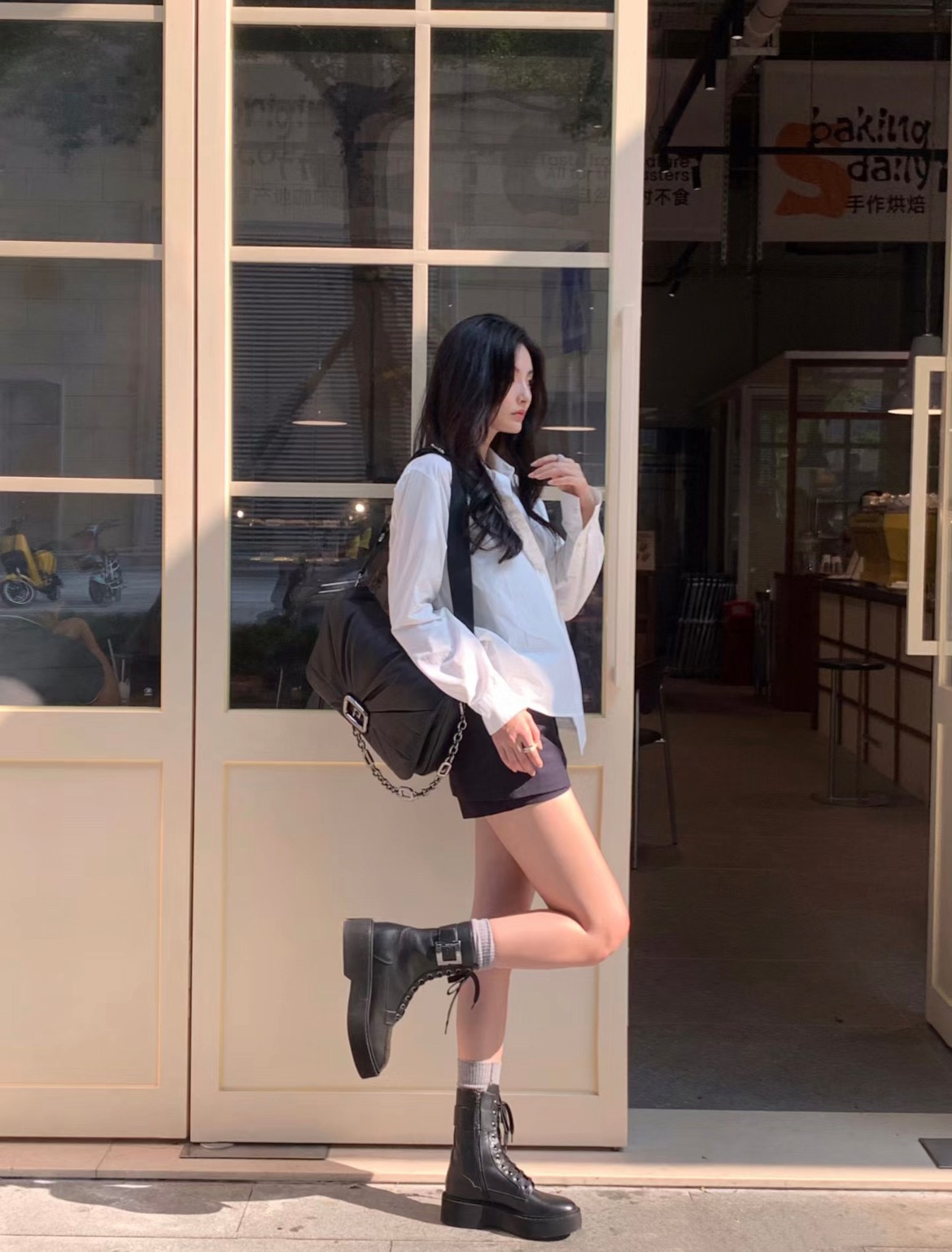 Roger Vivier 로저 비비에 비브 스트라스 버클 레이스업 앵클 부츠 3