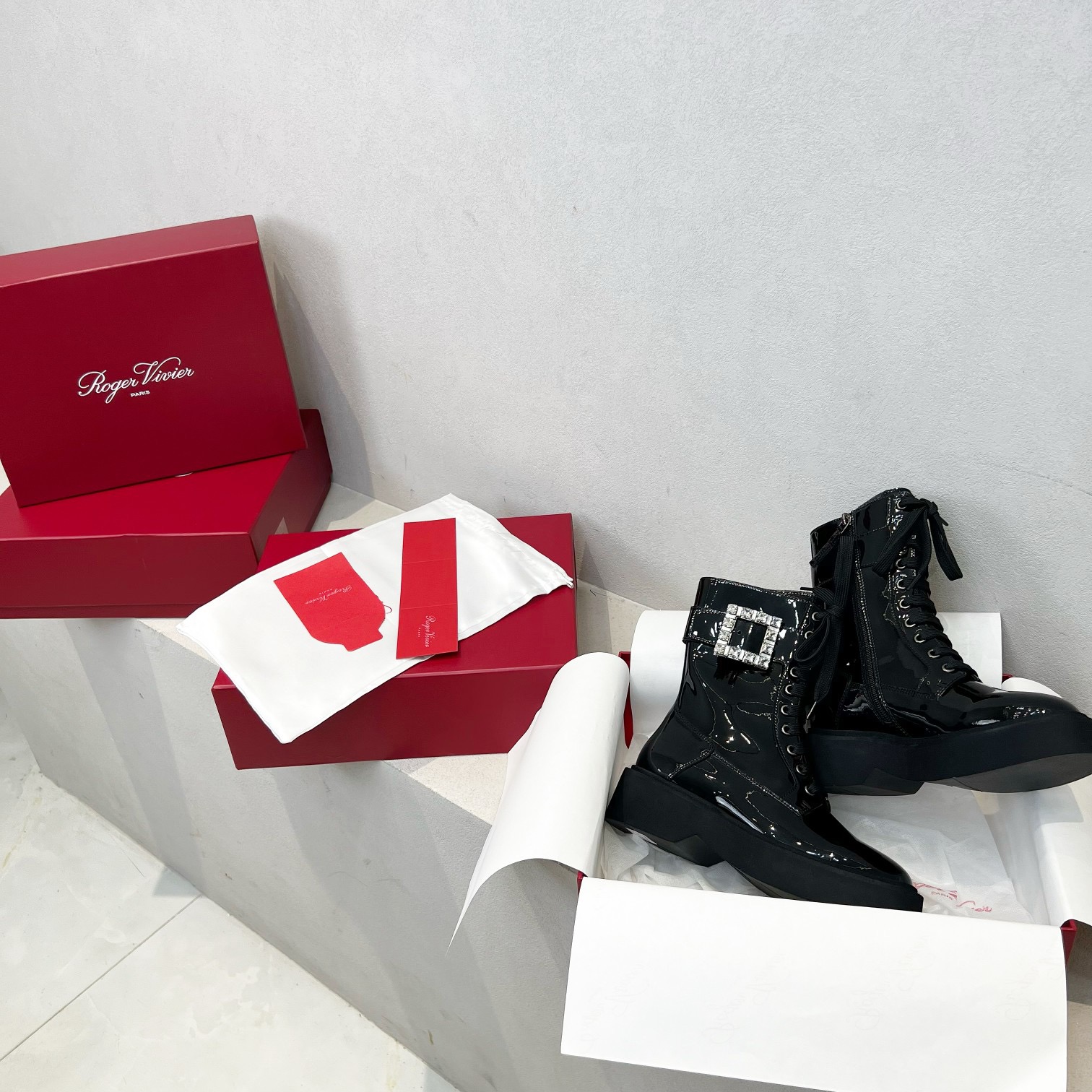 Roger Vivier 로저 비비에 비브 스트라스 버클 레이스업 앵클 부츠 10