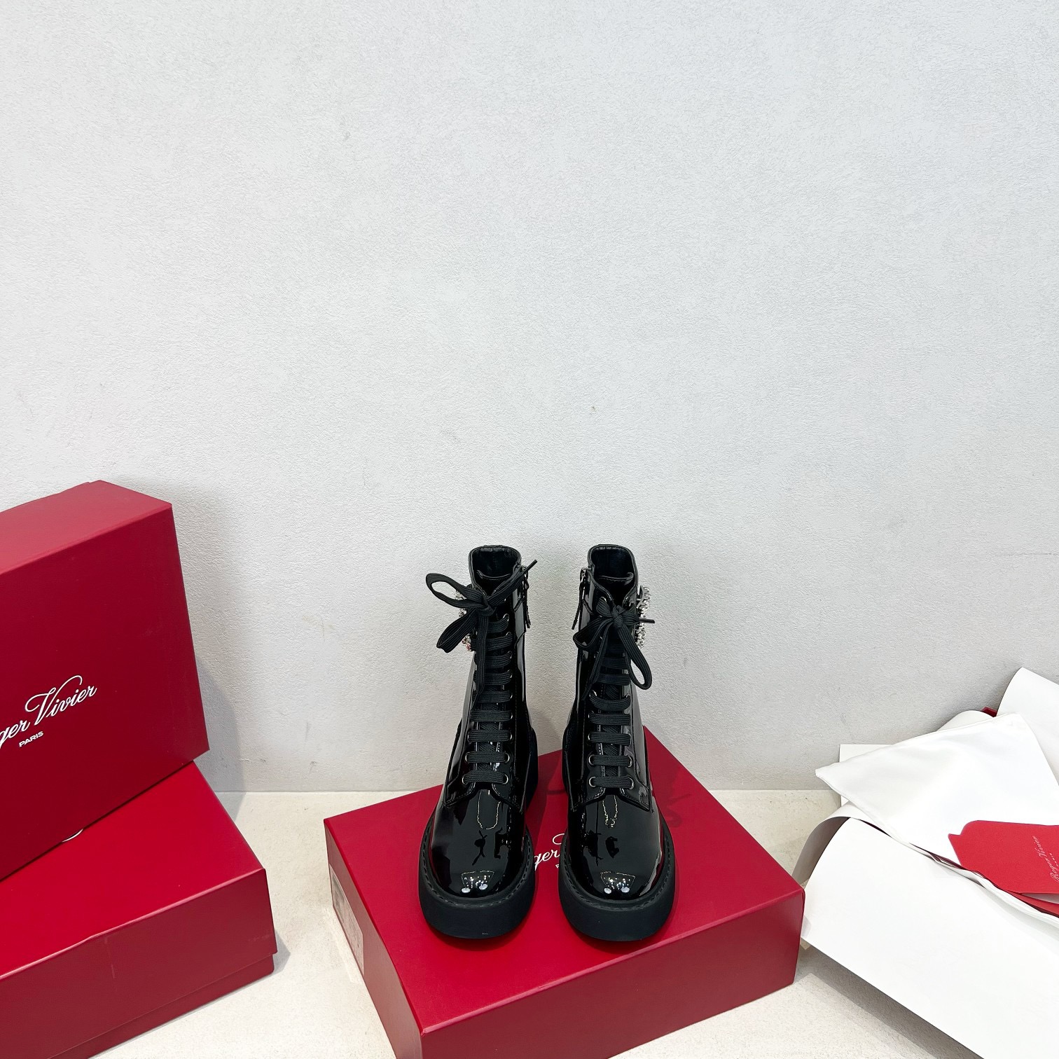 Roger Vivier 로저 비비에 비브 스트라스 버클 레이스업 앵클 부츠 11