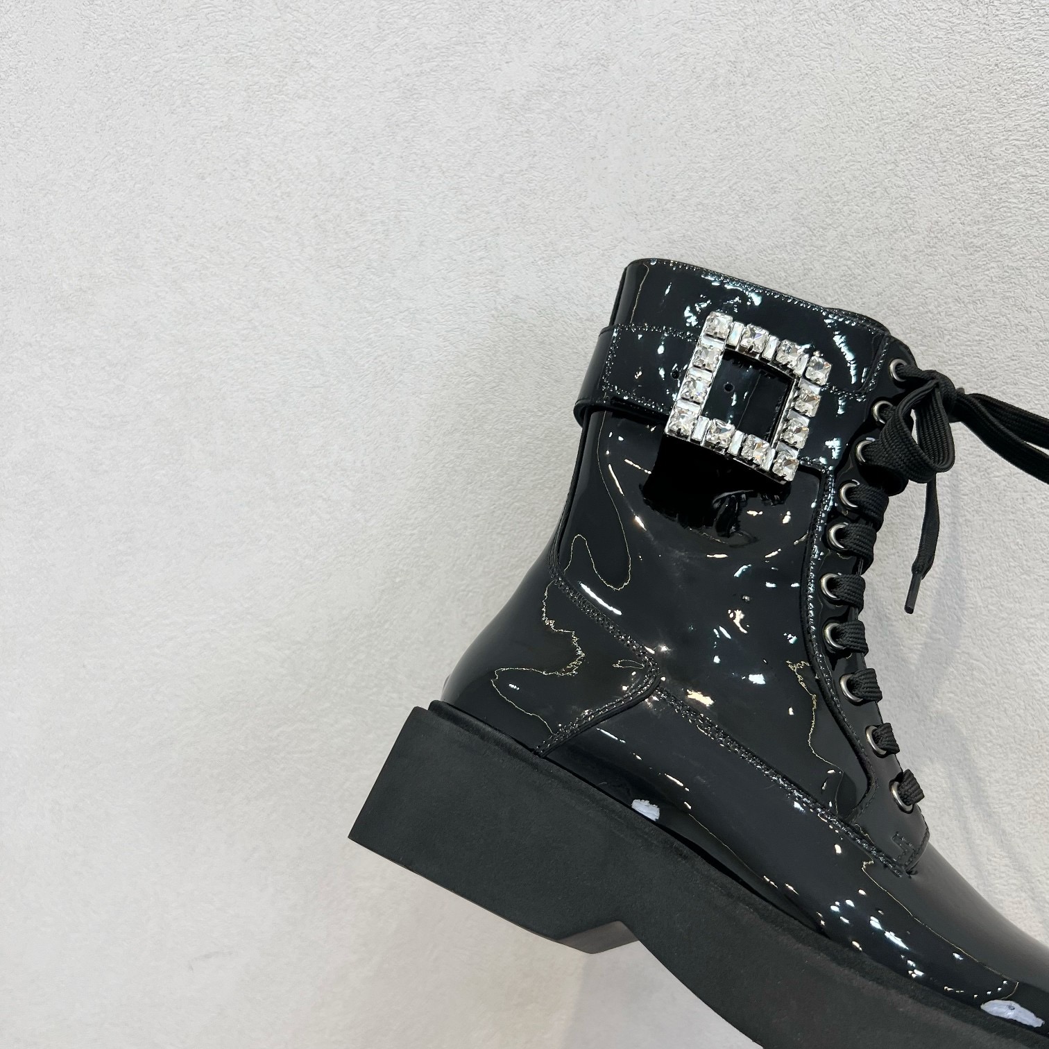 Roger Vivier 로저 비비에 비브 스트라스 버클 레이스업 앵클 부츠 16