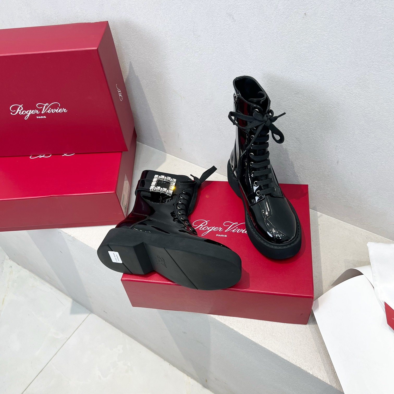 Roger Vivier 로저 비비에 비브 스트라스 버클 레이스업 앵클 부츠 17