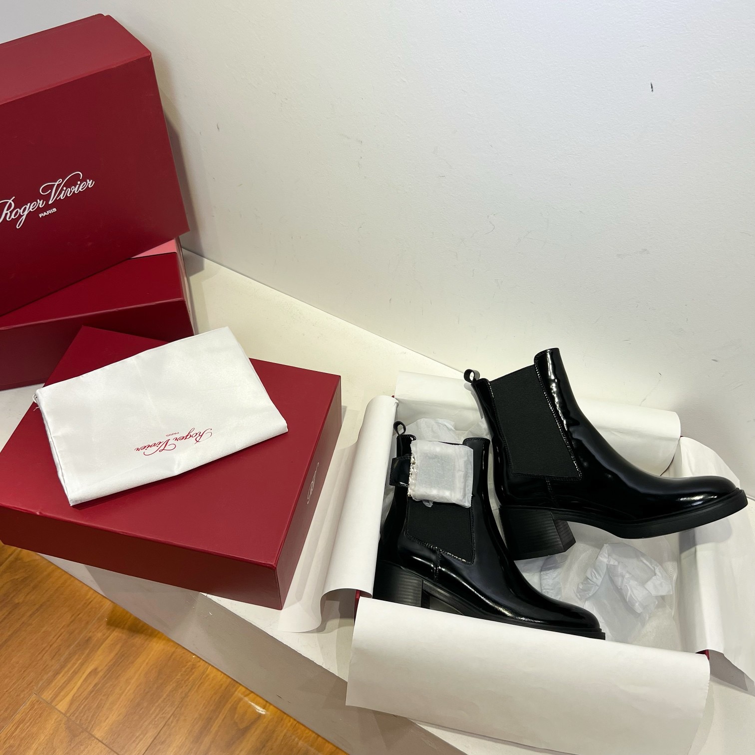 Roger Vivier 로저 비비에 Roger Vivier 로저 비비에 벨크리스탈 첼시 앵클부츠 7