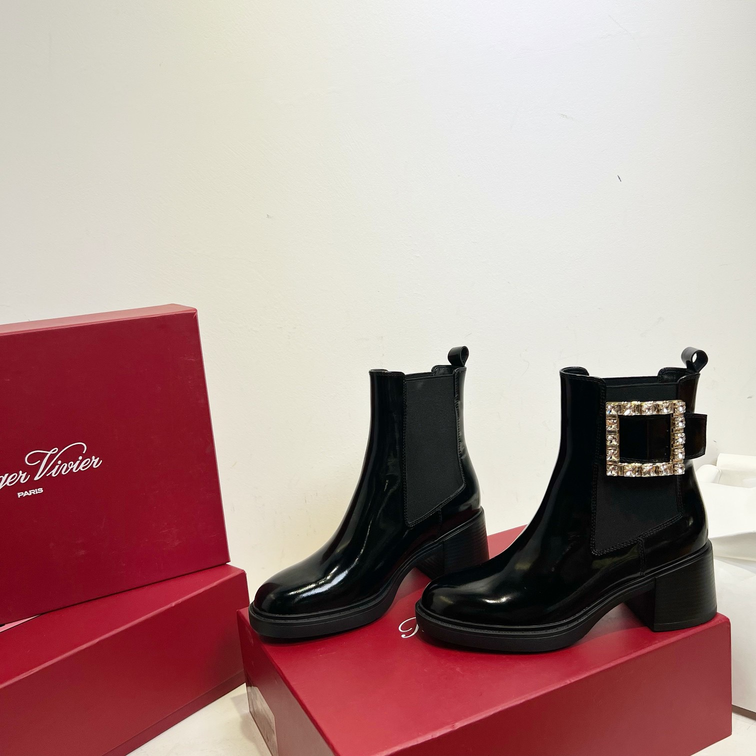 Roger Vivier 로저 비비에 Roger Vivier 로저 비비에 벨크리스탈 첼시 앵클부츠 9