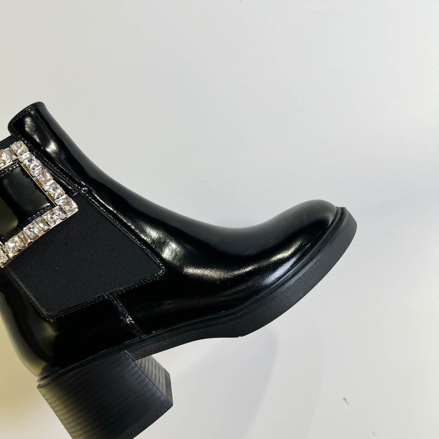 Roger Vivier 로저 비비에 Roger Vivier 로저 비비에 벨크리스탈 첼시 앵클부츠 10