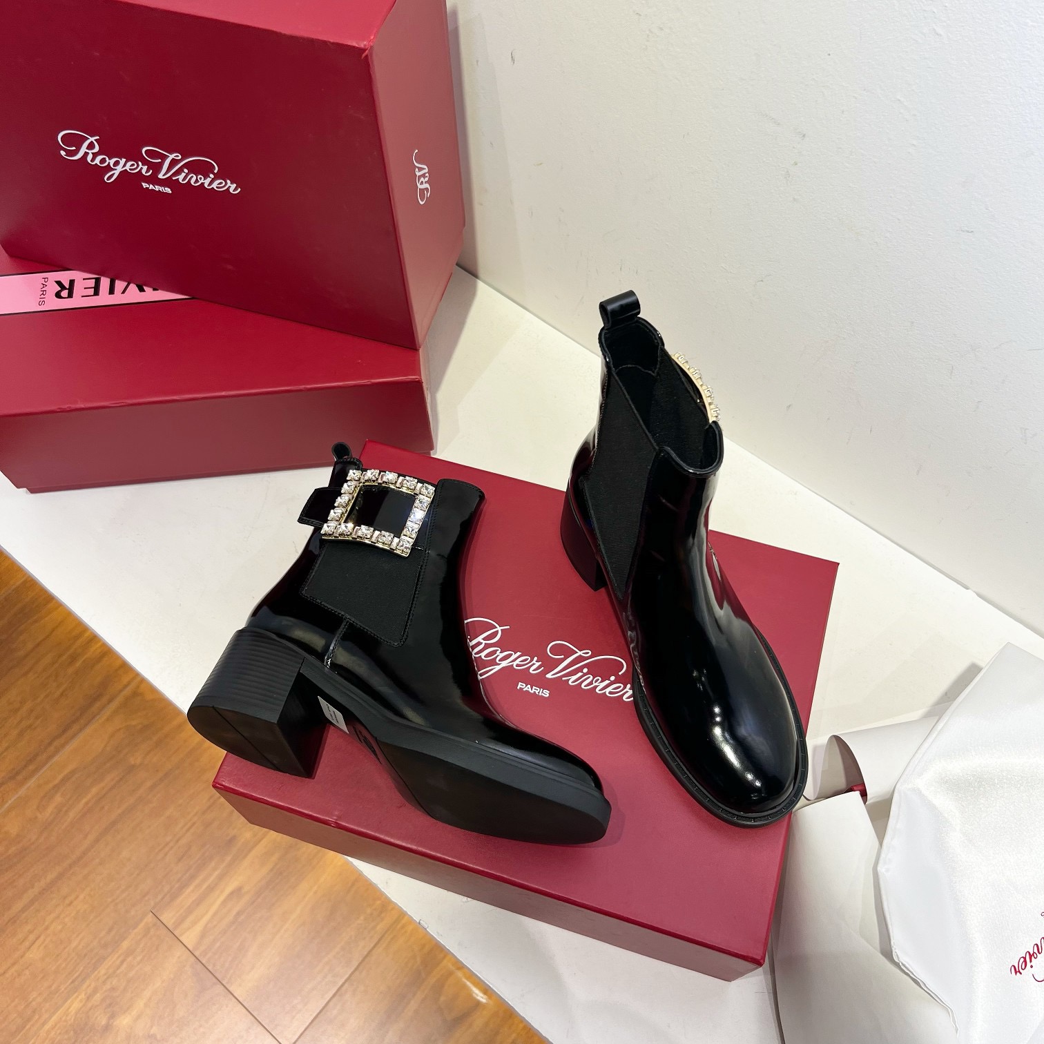 Roger Vivier 로저 비비에 Roger Vivier 로저 비비에 벨크리스탈 첼시 앵클부츠 14