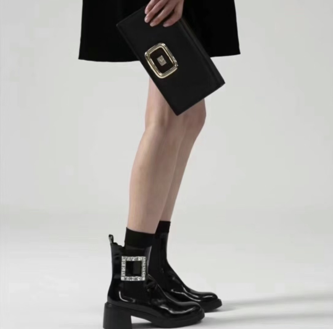 Roger Vivier 로저 비비에 Roger Vivier 로저 비비에 벨크리스탈 첼시 앵클부츠 5