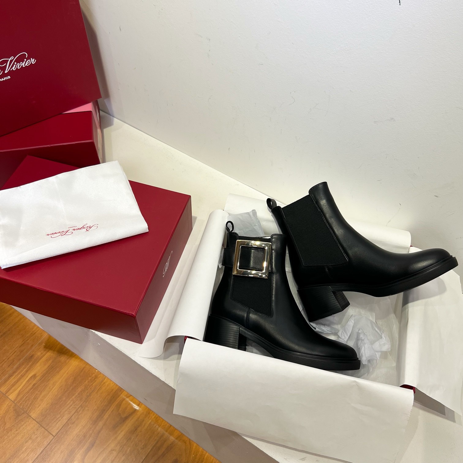 Roger Vivier 로저 비비에 Roger Vivier 로저 비비에 벨크리스탈 첼시 앵클부츠 7