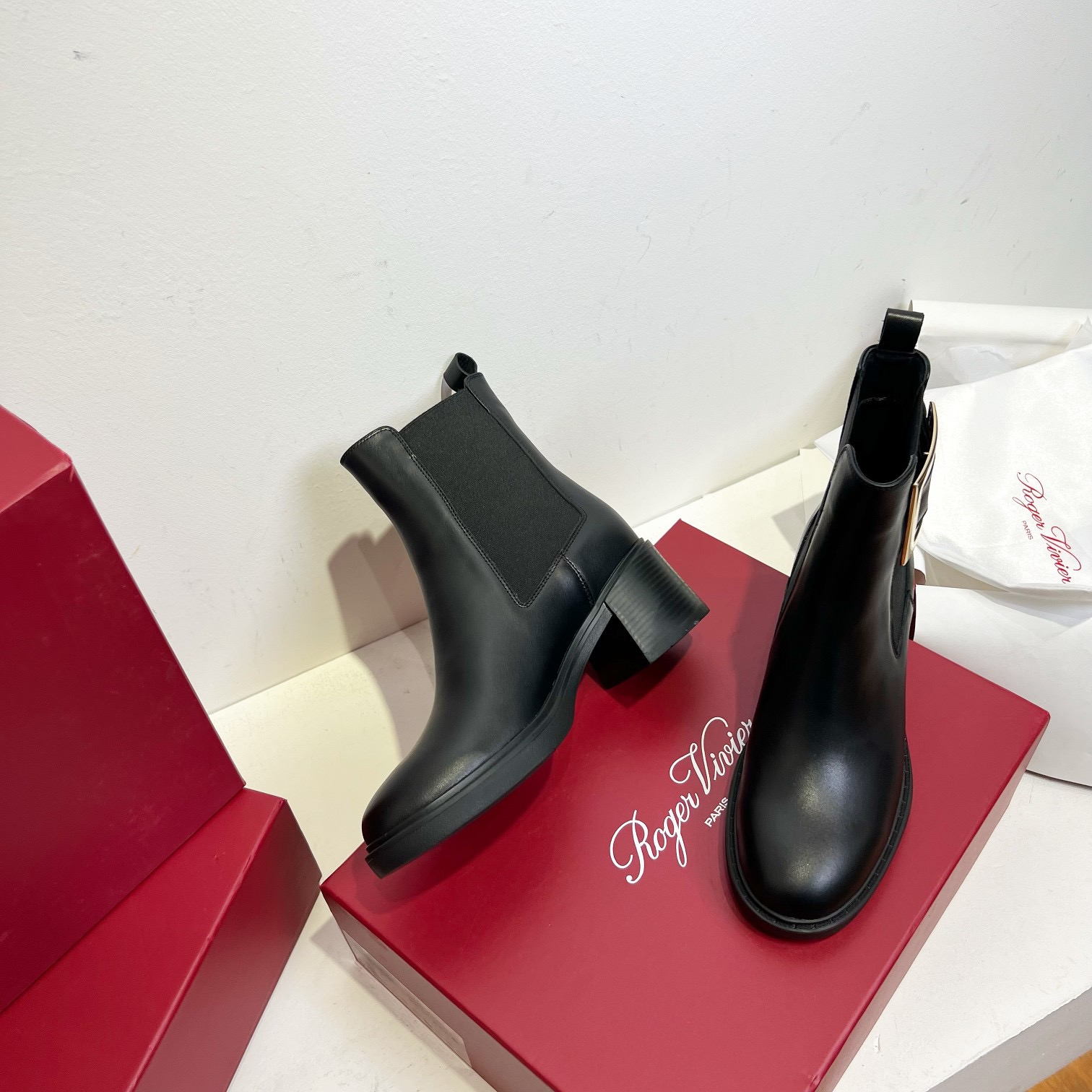 Roger Vivier 로저 비비에 Roger Vivier 로저 비비에 벨크리스탈 첼시 앵클부츠 9