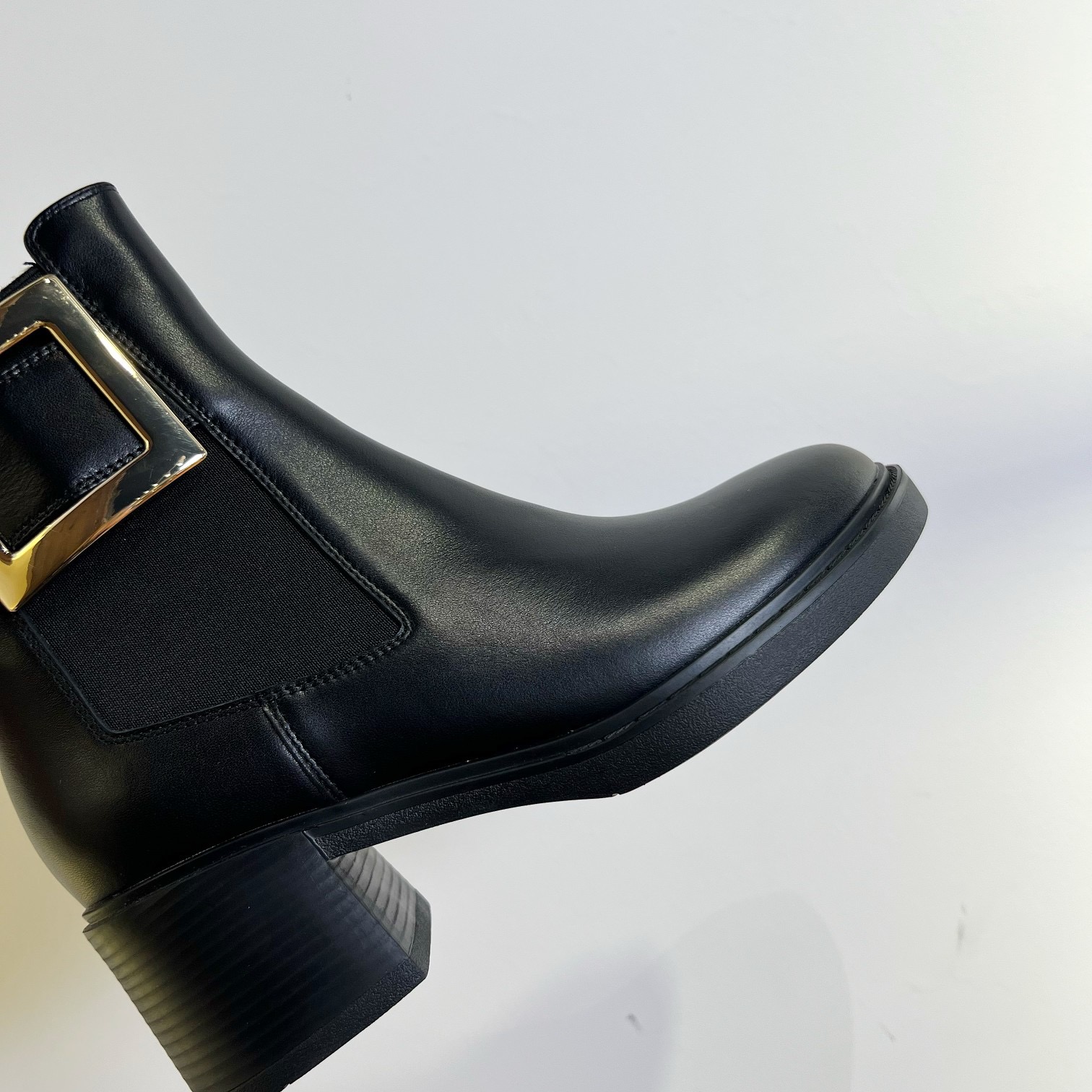 Roger Vivier 로저 비비에 Roger Vivier 로저 비비에 벨크리스탈 첼시 앵클부츠 10