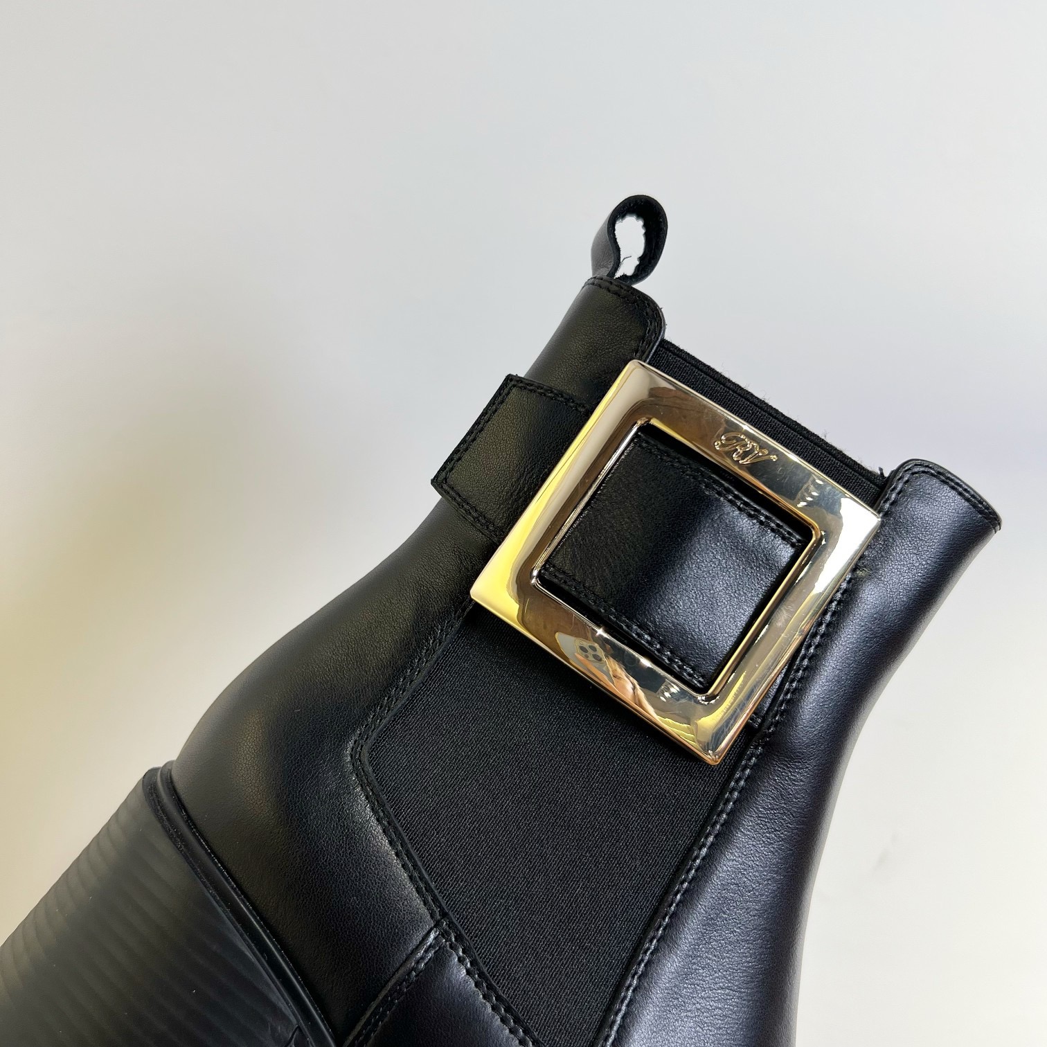 Roger Vivier 로저 비비에 Roger Vivier 로저 비비에 벨크리스탈 첼시 앵클부츠 14