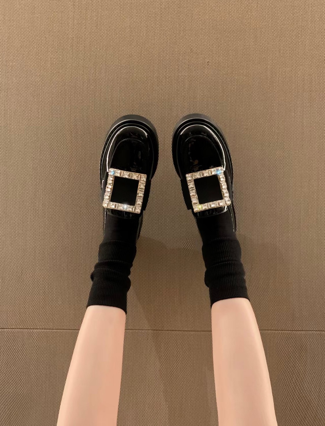 Roger Vivier 로저 비비에 벨 비비에 크리스탈 버클 페이턴트 로퍼 3