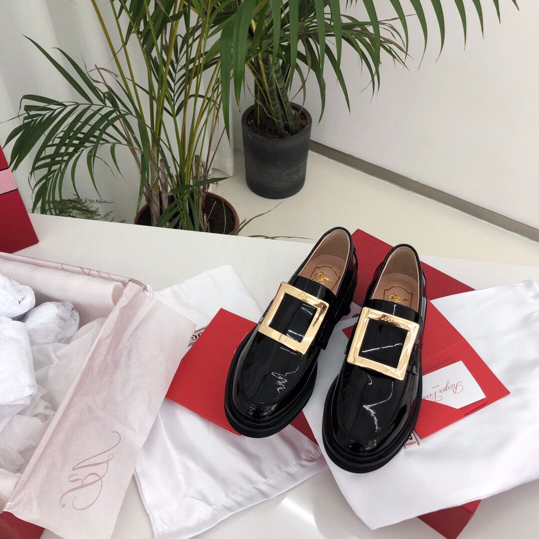 Roger Vivier 로저 비비에 벨 비비에 크리스탈 버클 페이턴트 로퍼 9