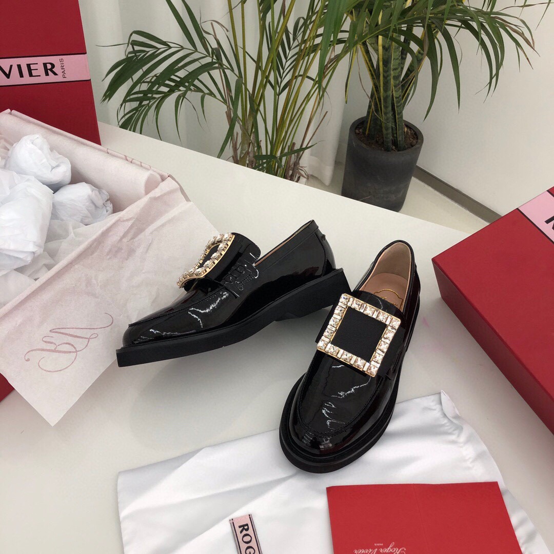 Roger Vivier 로저 비비에 벨 비비에 크리스탈 버클 페이턴트 로퍼 10