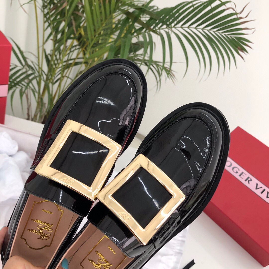 Roger Vivier 로저 비비에 벨 비비에 크리스탈 버클 페이턴트 로퍼 11