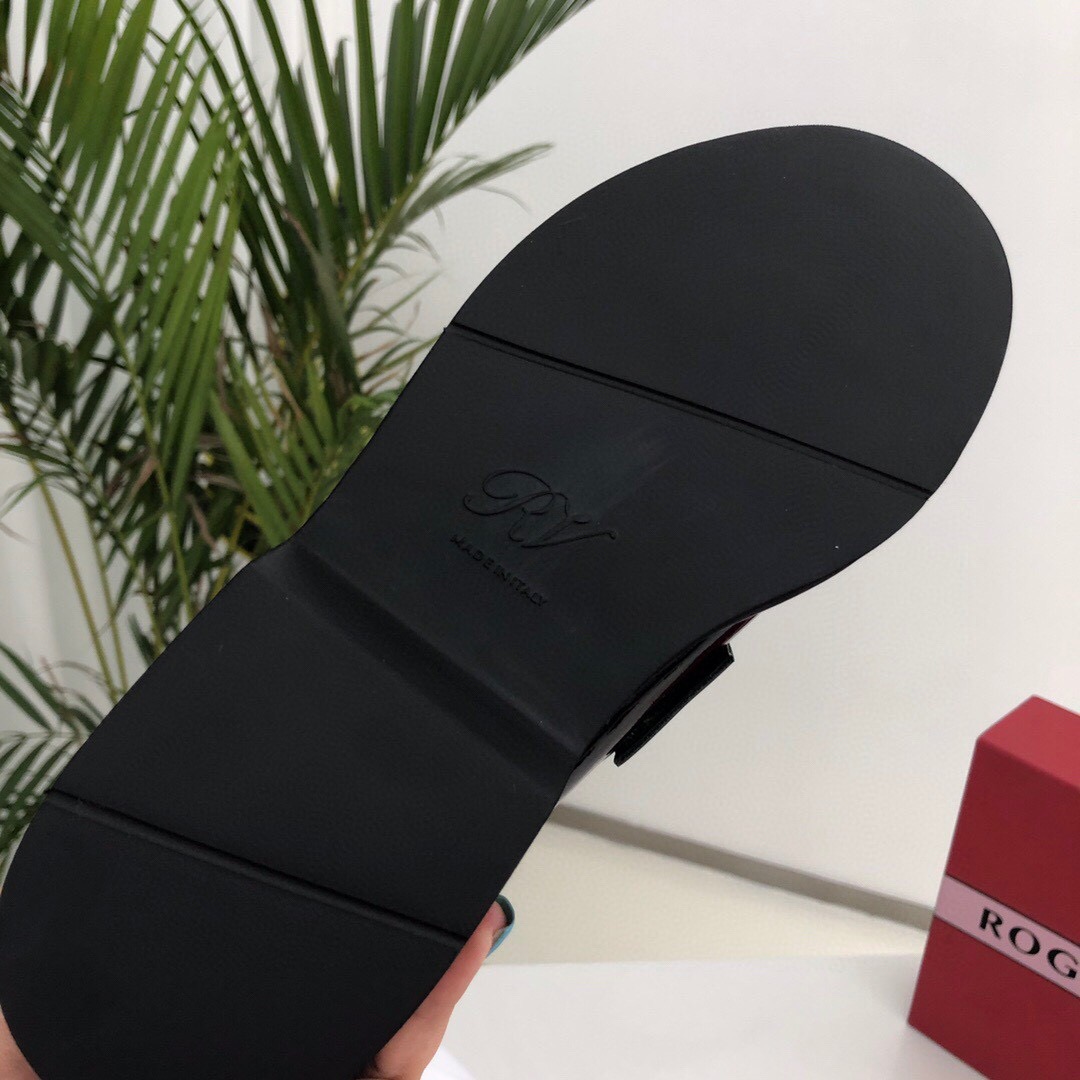 Roger Vivier 로저 비비에 벨 비비에 크리스탈 버클 페이턴트 로퍼 15