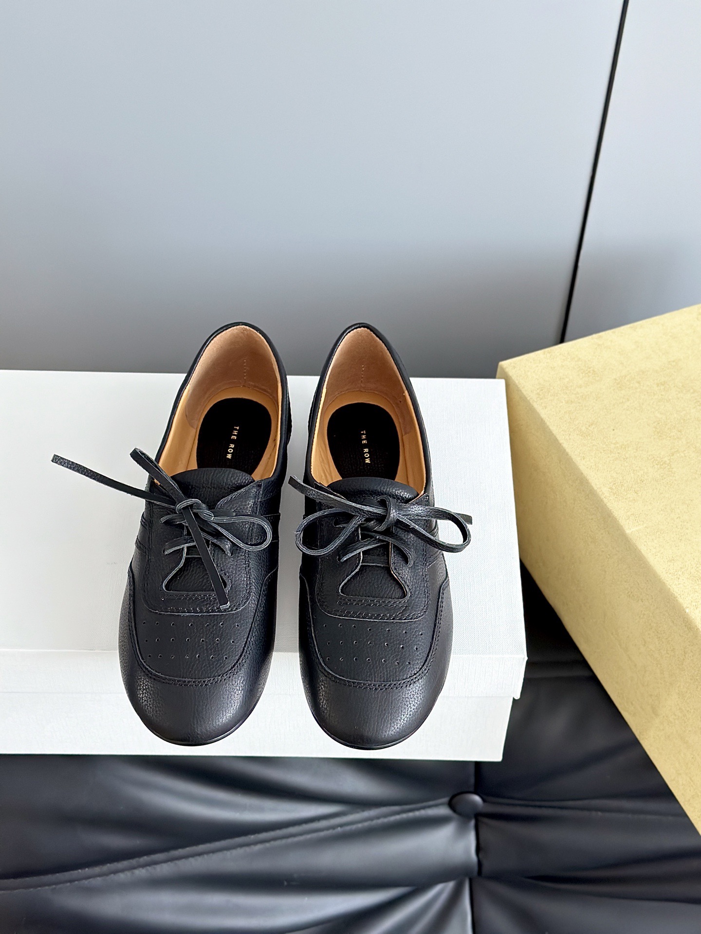 The Row 더로우 레더 레이스업 플랫 1