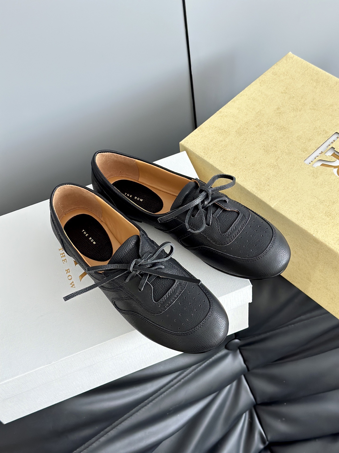 The Row 더로우 레더 레이스업 플랫 3