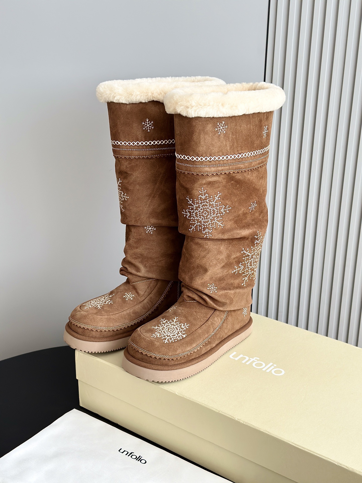 Unfolio 언폴리오 스노우플레이크 롱 셰어링 부츠 4