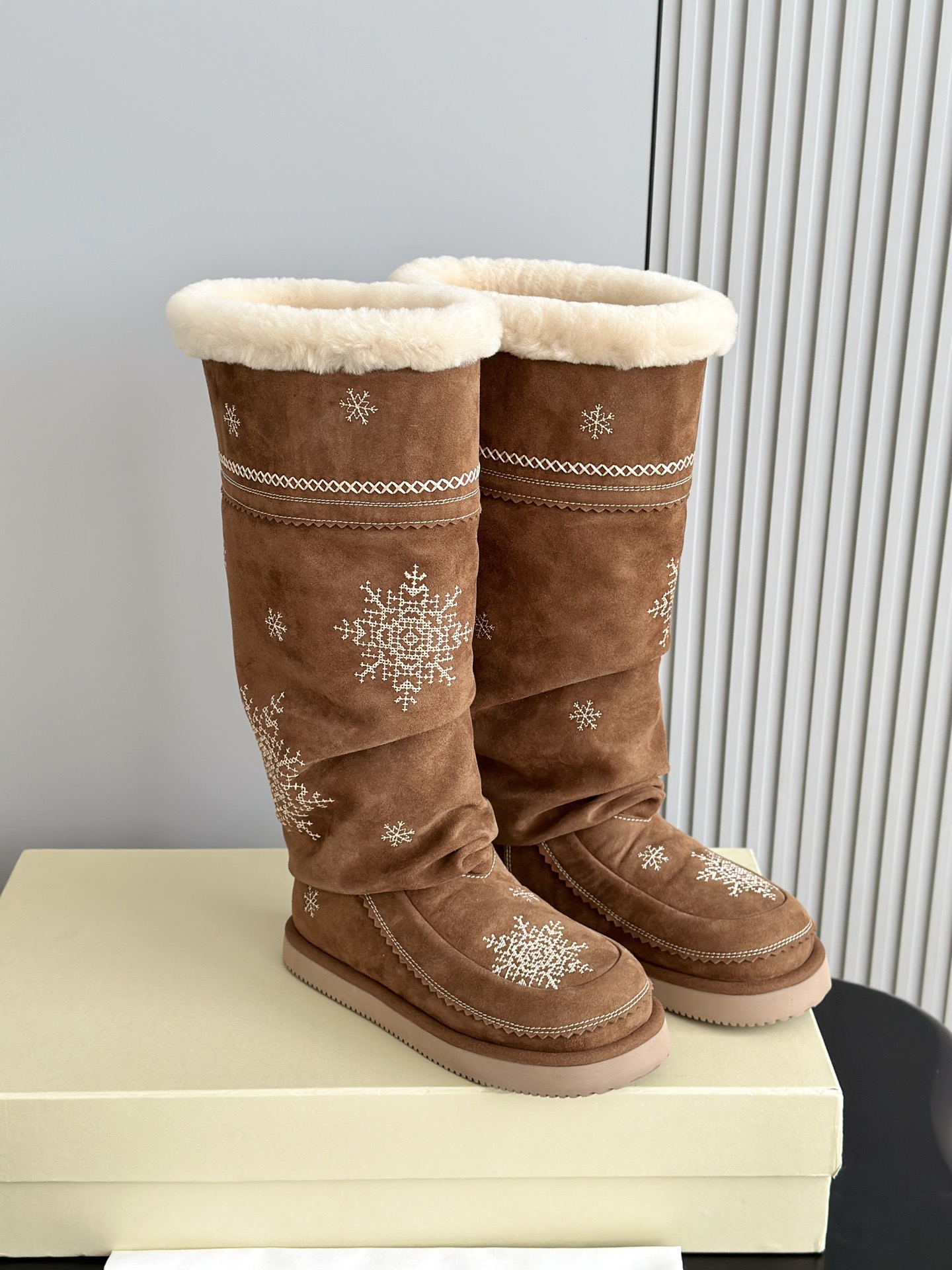 Unfolio 언폴리오 스노우플레이크 롱 셰어링 부츠 5