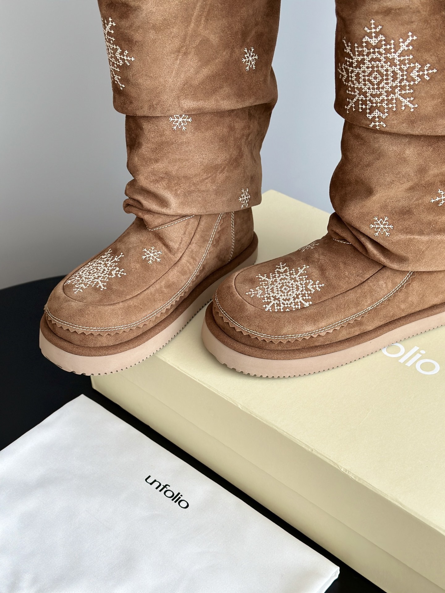Unfolio 언폴리오 스노우플레이크 롱 셰어링 부츠 7