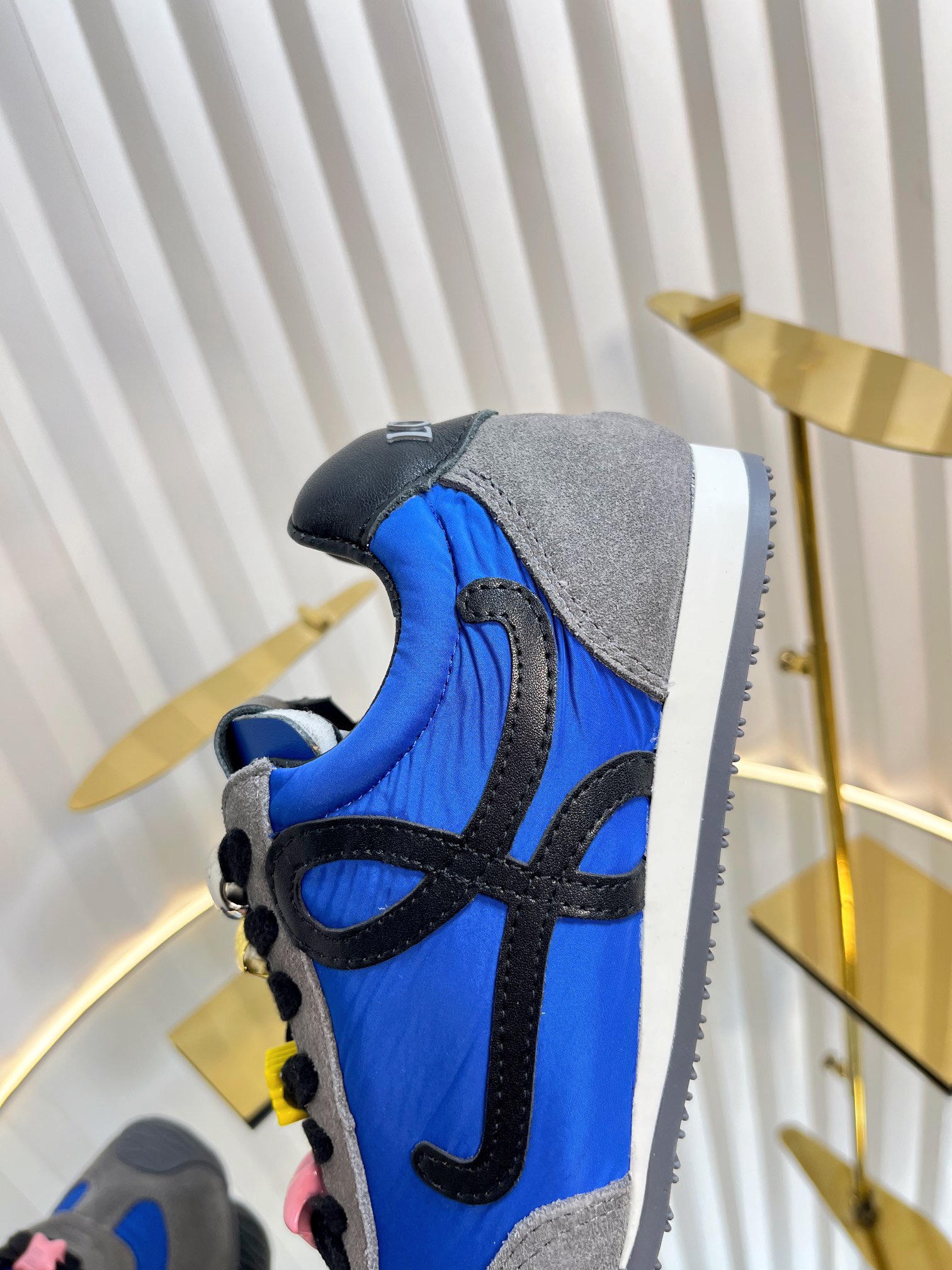 Loewe 로에베 발레트 러너 스니커즈 10