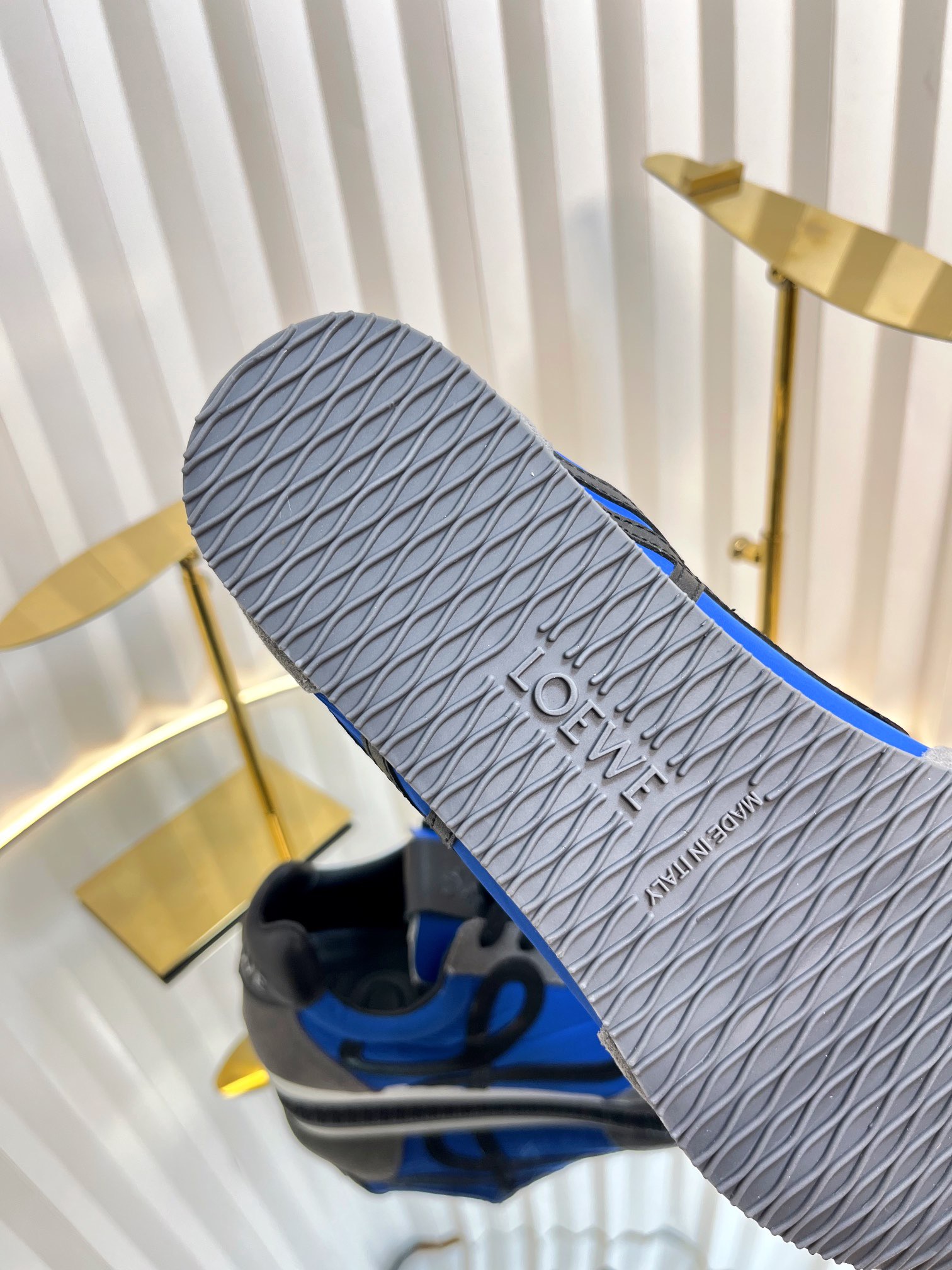 Loewe 로에베 발레트 러너 스니커즈 11