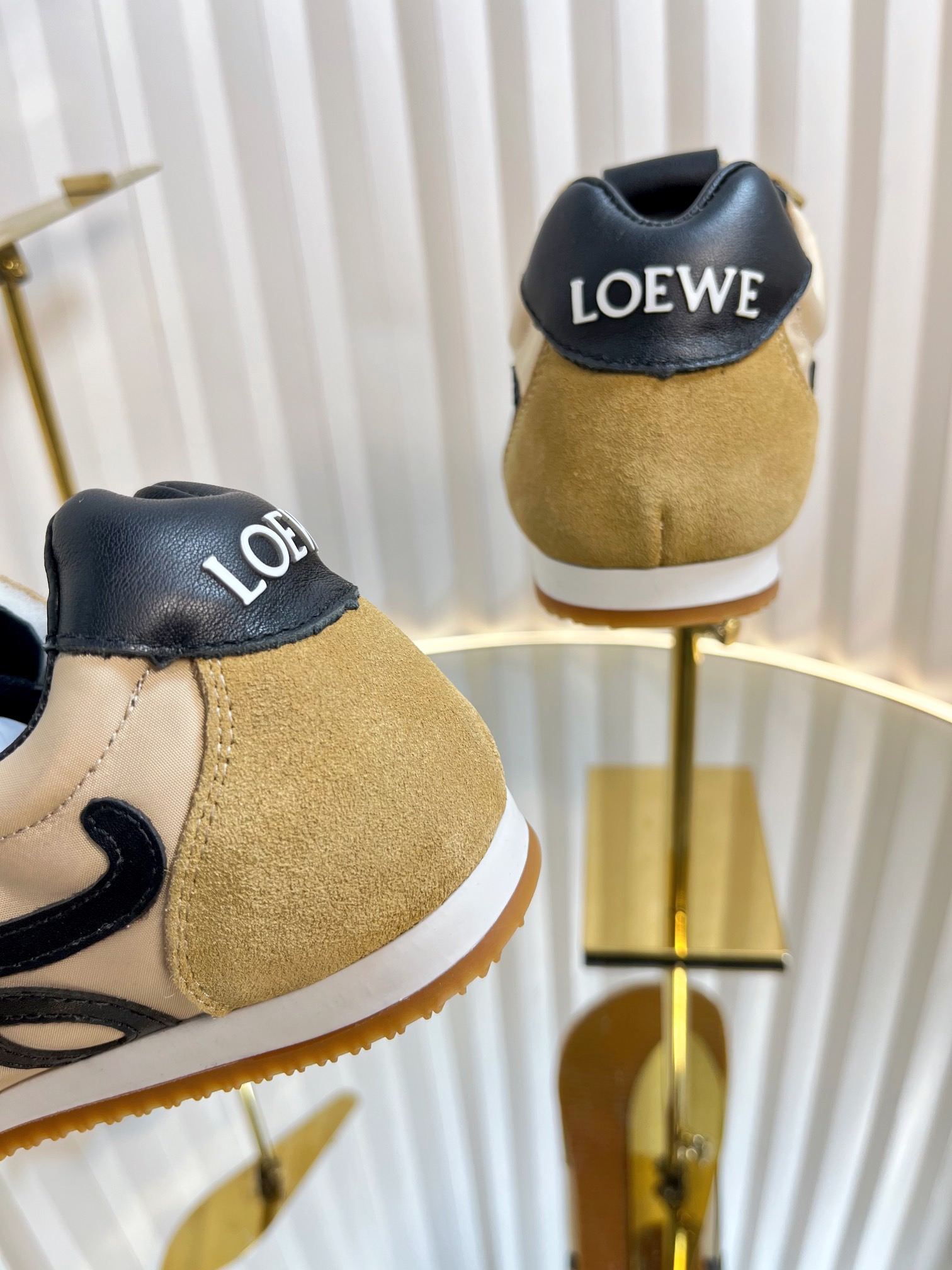 Loewe 로에베 발레트 러너 스니커즈 12
