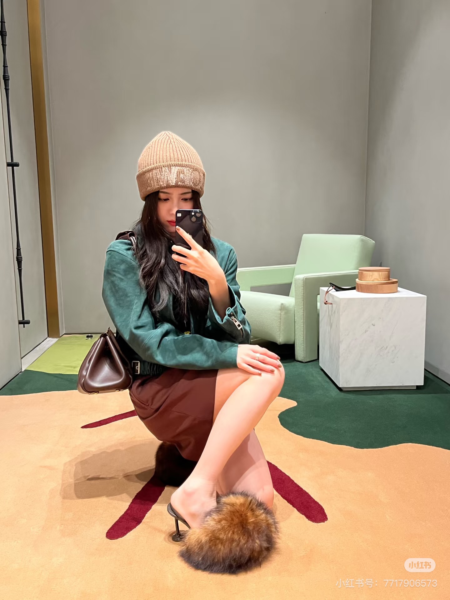 Loewe 로에베 폭스 퍼 토이 슬링백 힐 2