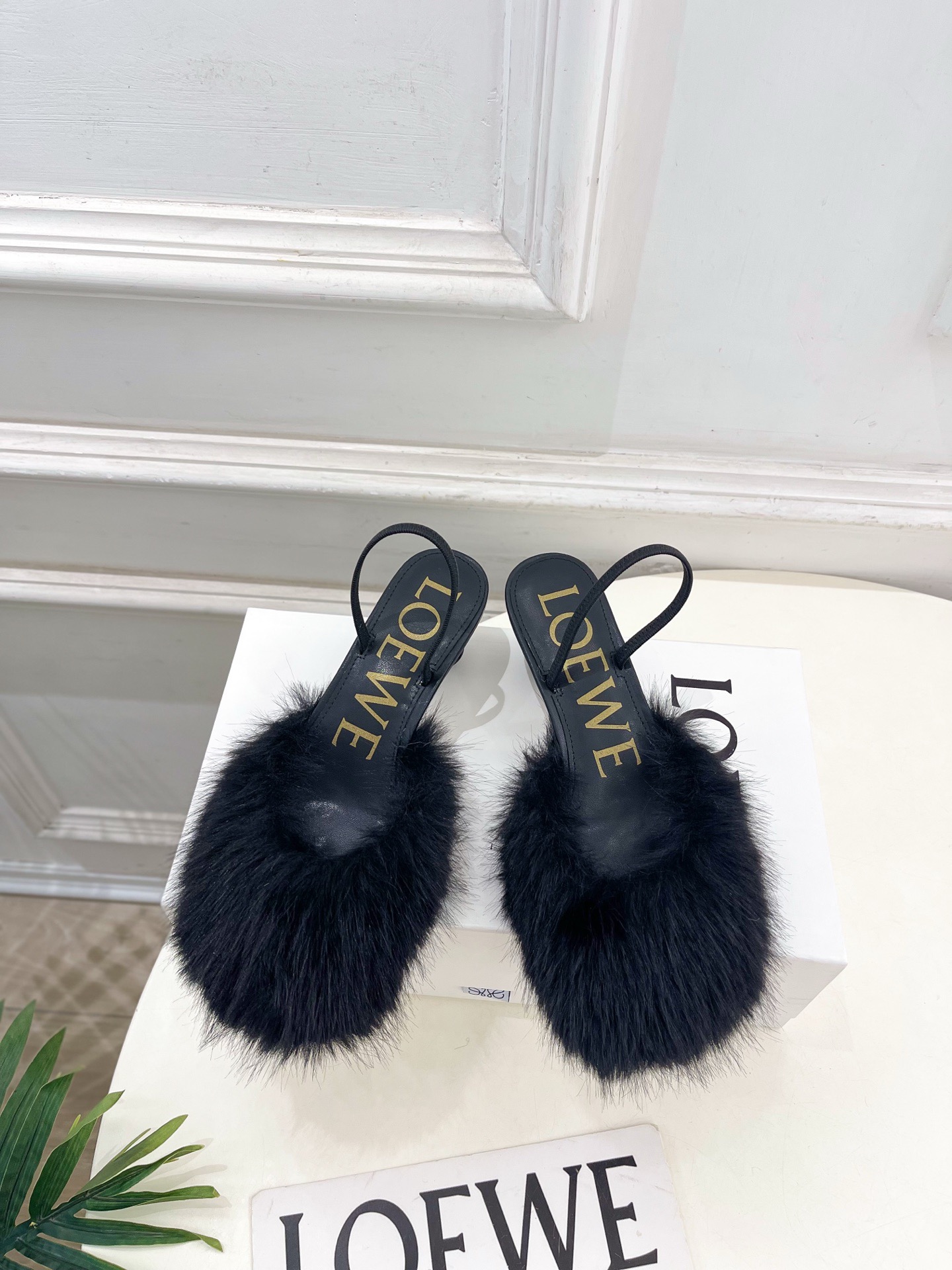 Loewe 로에베 폭스 퍼 토이 슬링백 힐 4