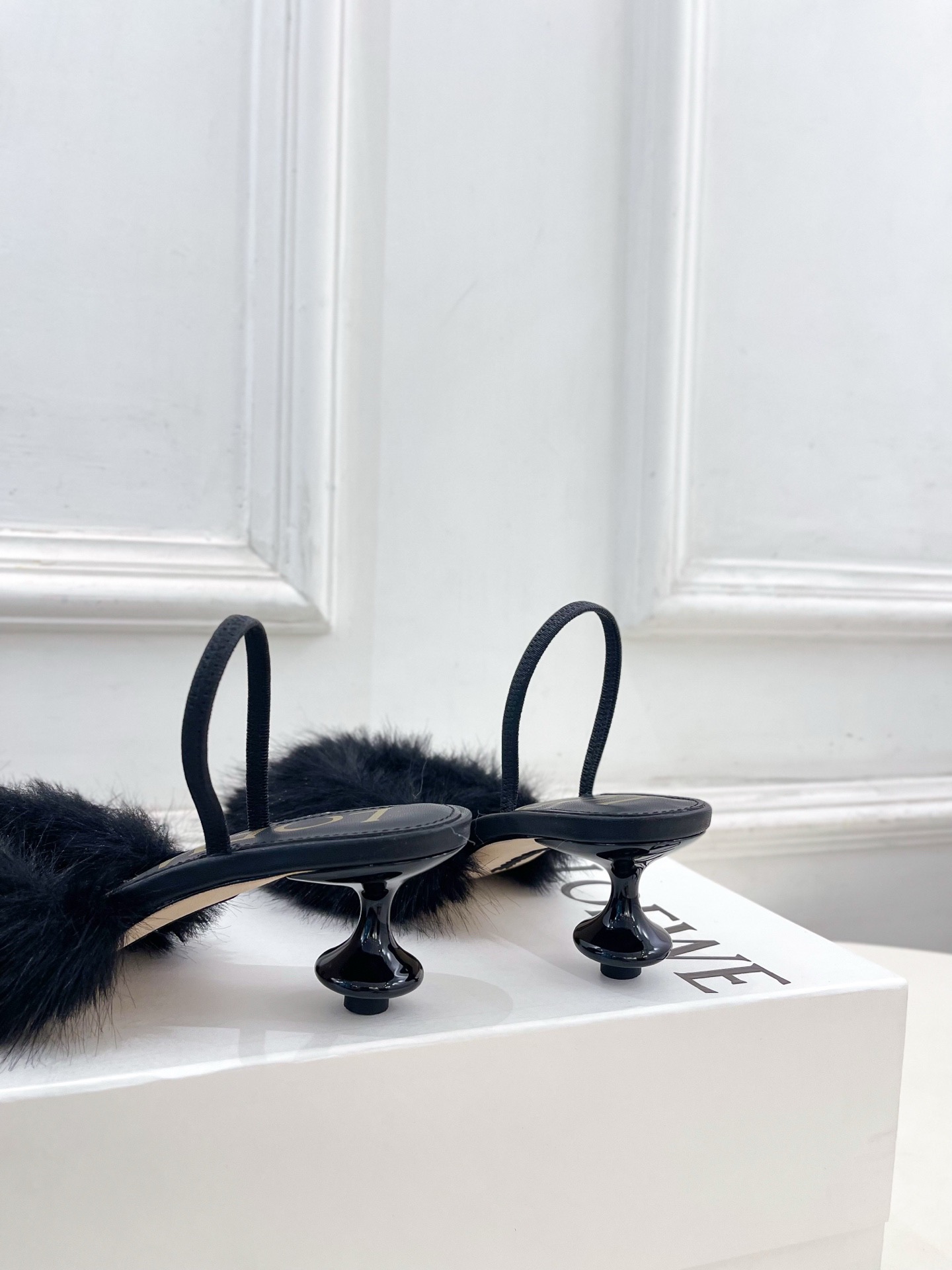 Loewe 로에베 폭스 퍼 토이 슬링백 힐 11