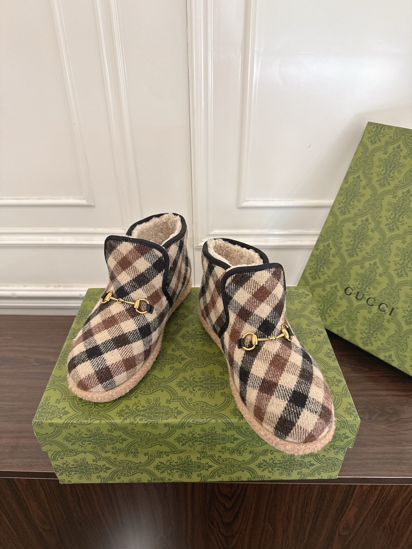 Gucci 구찌 GG 울 퍼 안감 비트 앵클 부츠 3