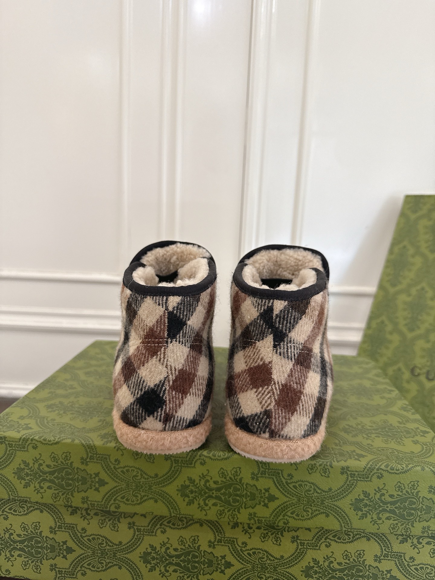 Gucci 구찌 GG 울 퍼 안감 비트 앵클 부츠 8