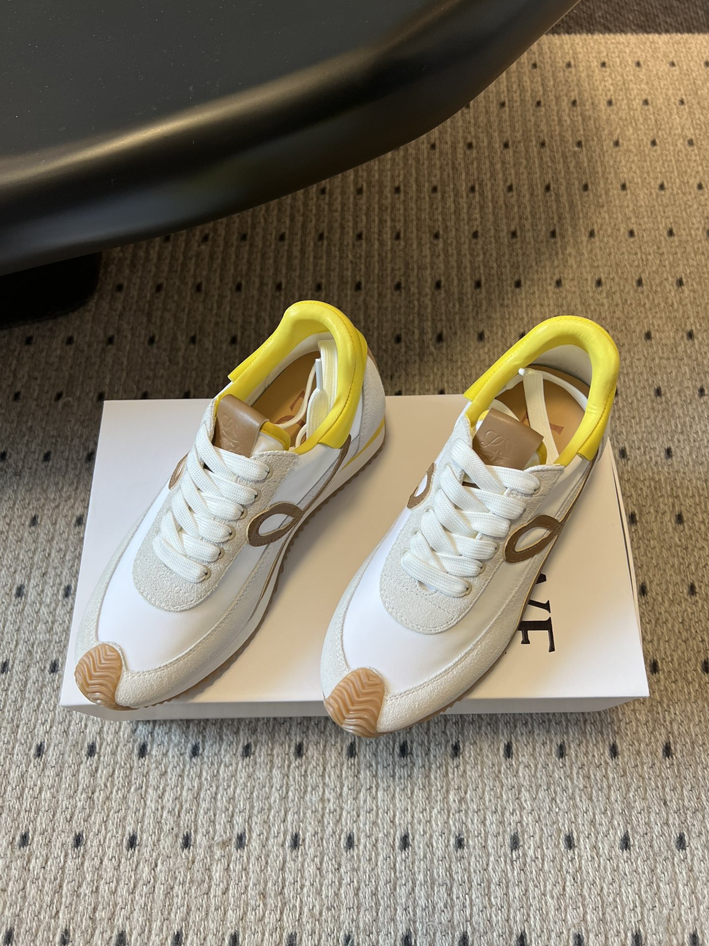 Loewe 로에베 게이트 러너 스니커즈 5