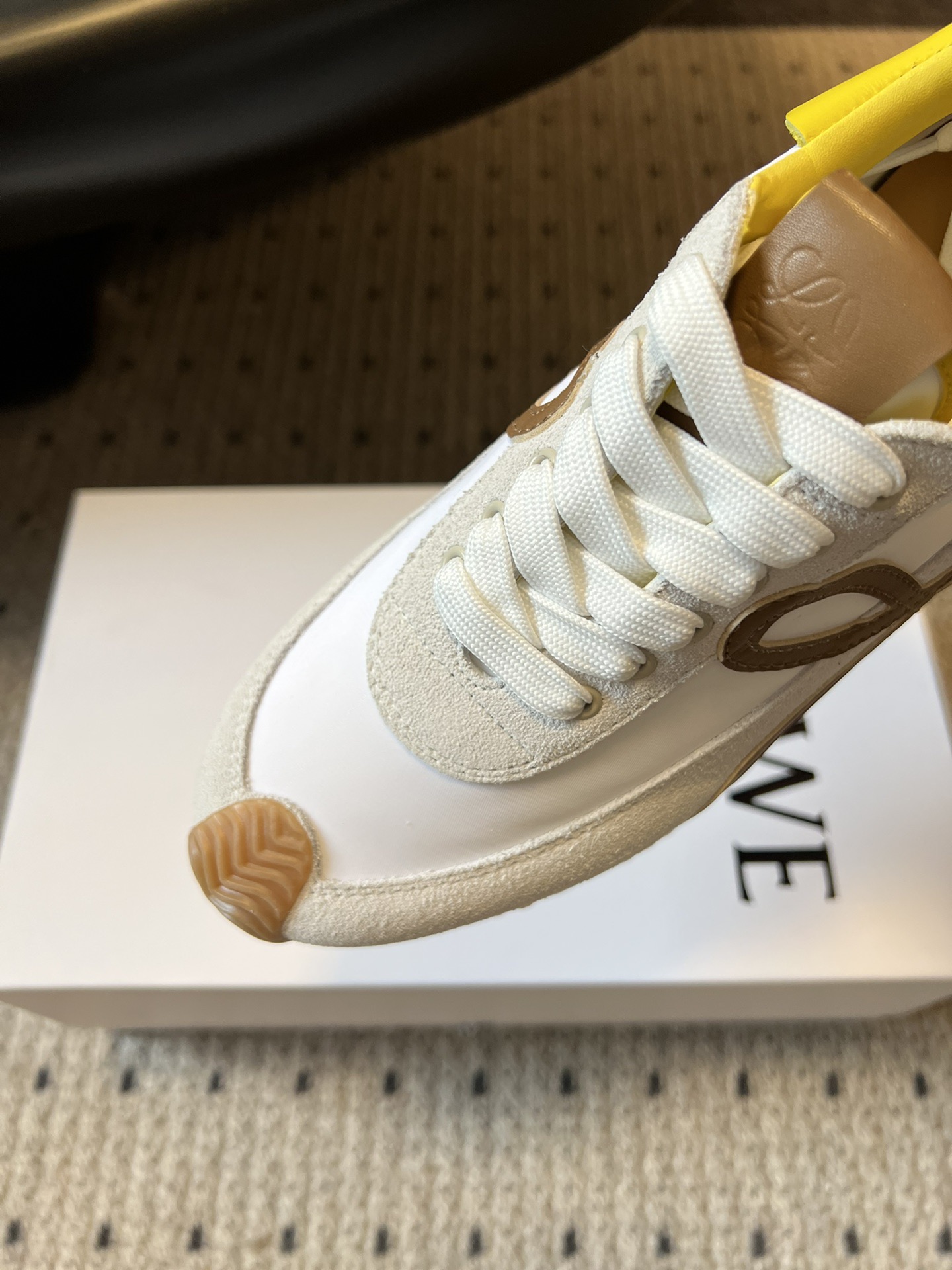 Loewe 로에베 게이트 러너 스니커즈 10