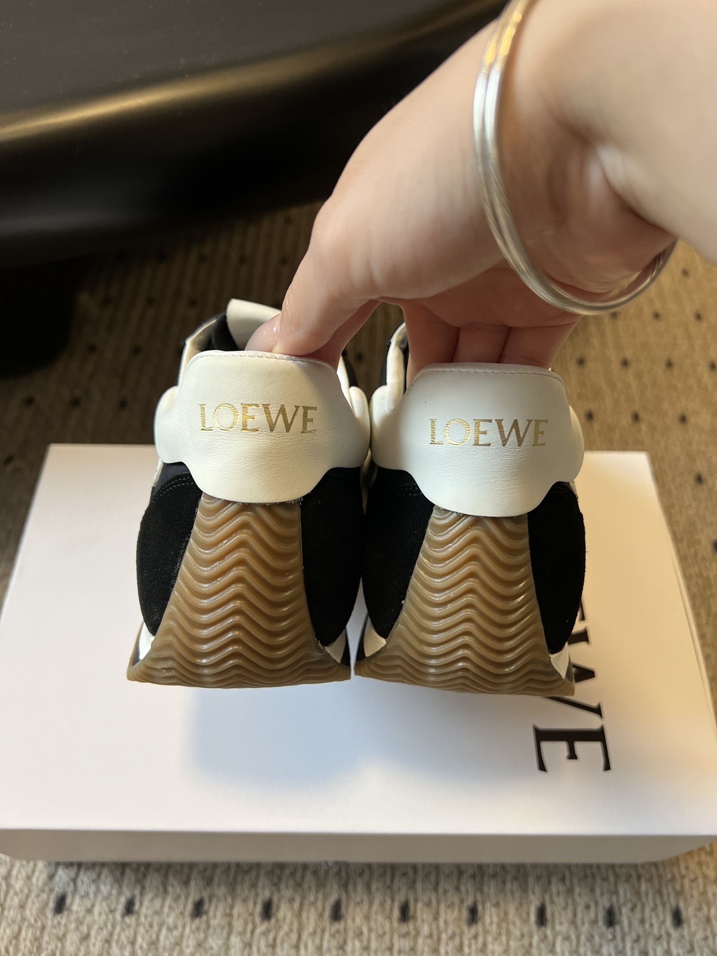 Loewe 로에베 게이트 러너 스니커즈 9