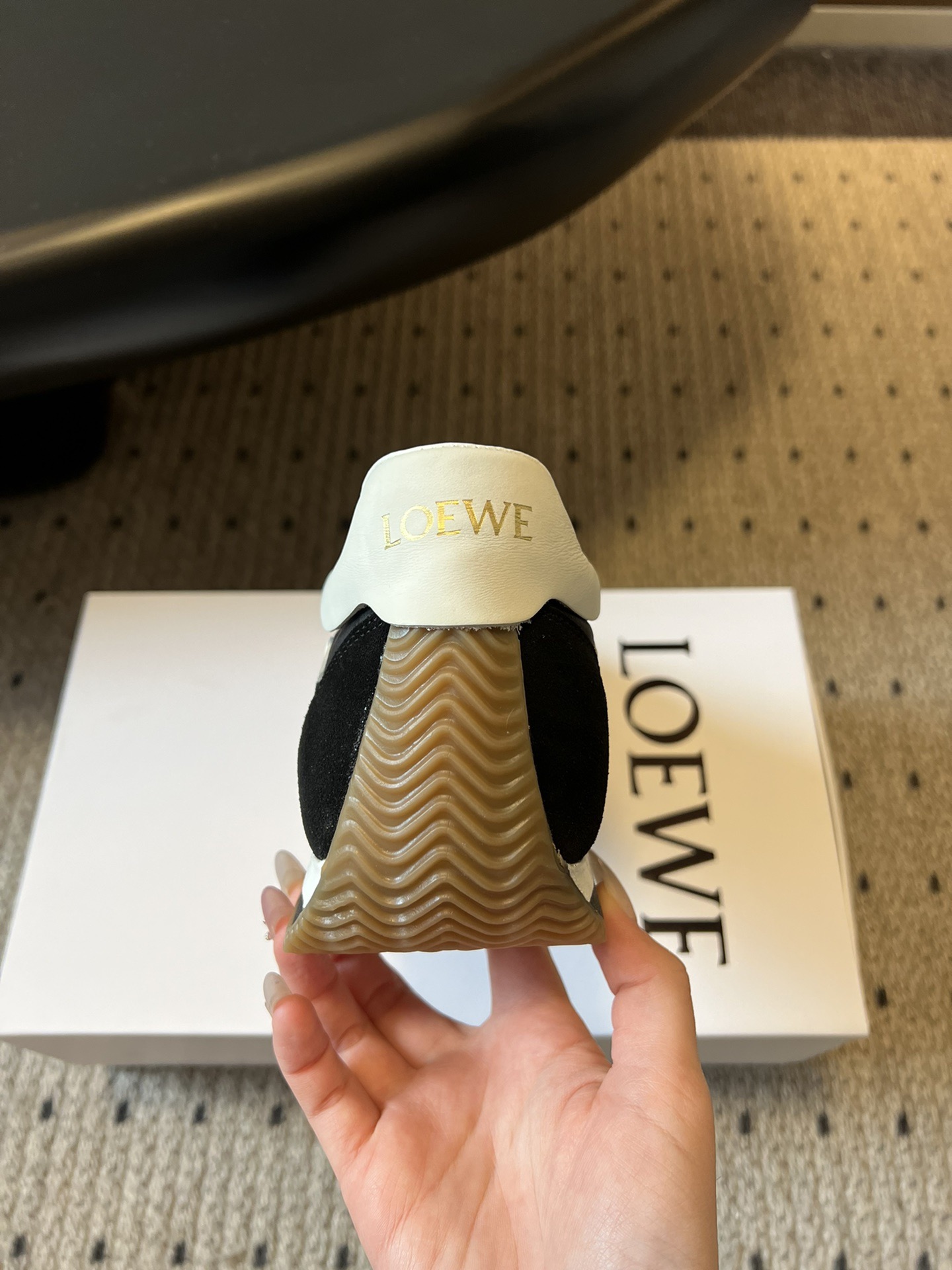 Loewe 로에베 게이트 러너 스니커즈 11